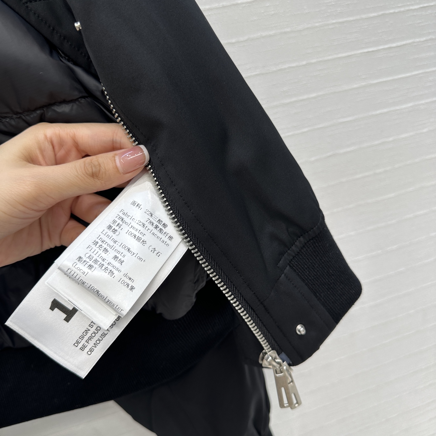 品质控必入❤️高端品质！H 家短款三醋酸夹克羽绒服！采用国标进口95白鹅绒填充更轻盈更保暖软软绵绵的蓬松