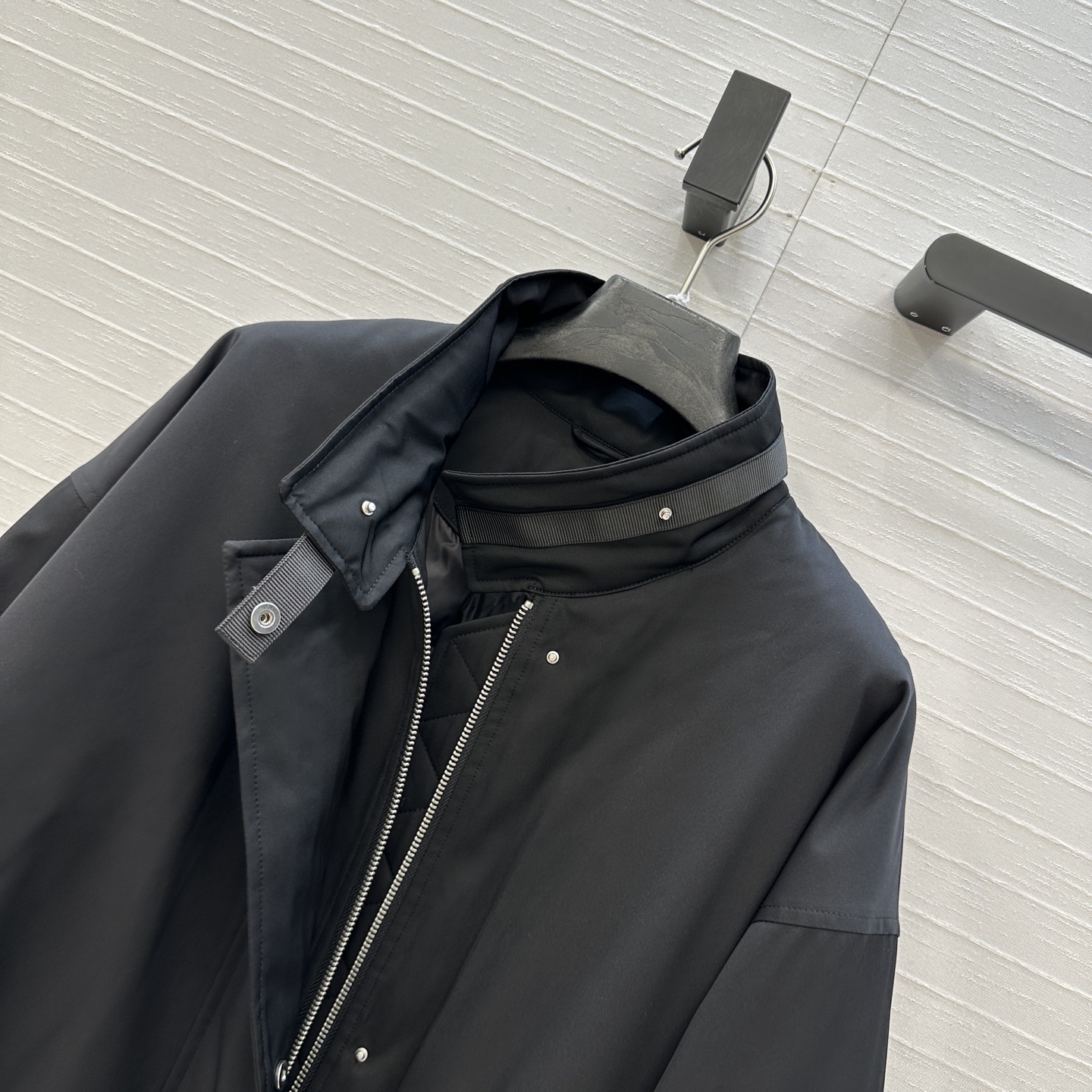 品质控必入❤️高端品质！H 家短款三醋酸夹克羽绒服！采用国标进口95白鹅绒填充更轻盈更保暖软软绵绵的蓬松