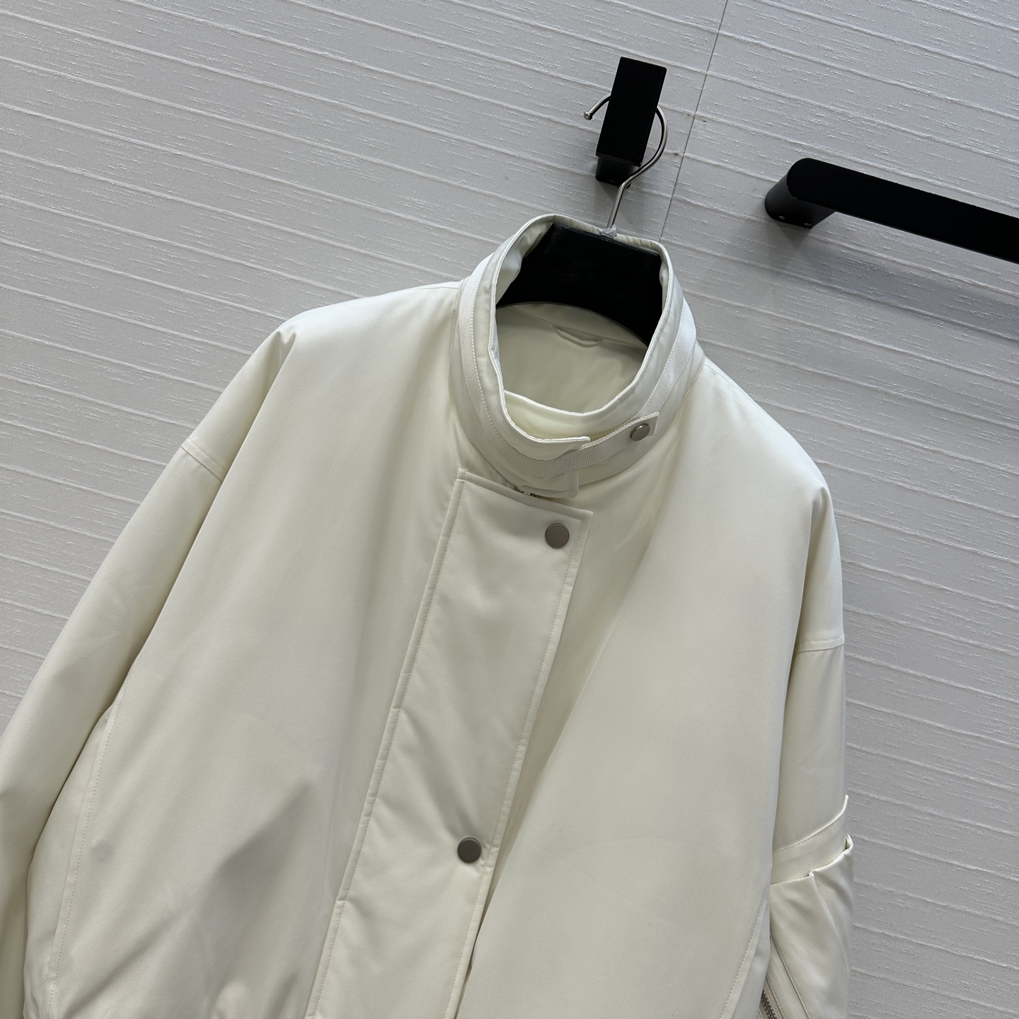 品质控必入❤️高端品质！H 家短款三醋酸夹克羽绒服！采用国标进口95白鹅绒填充更轻盈更保暖软软绵绵的蓬松