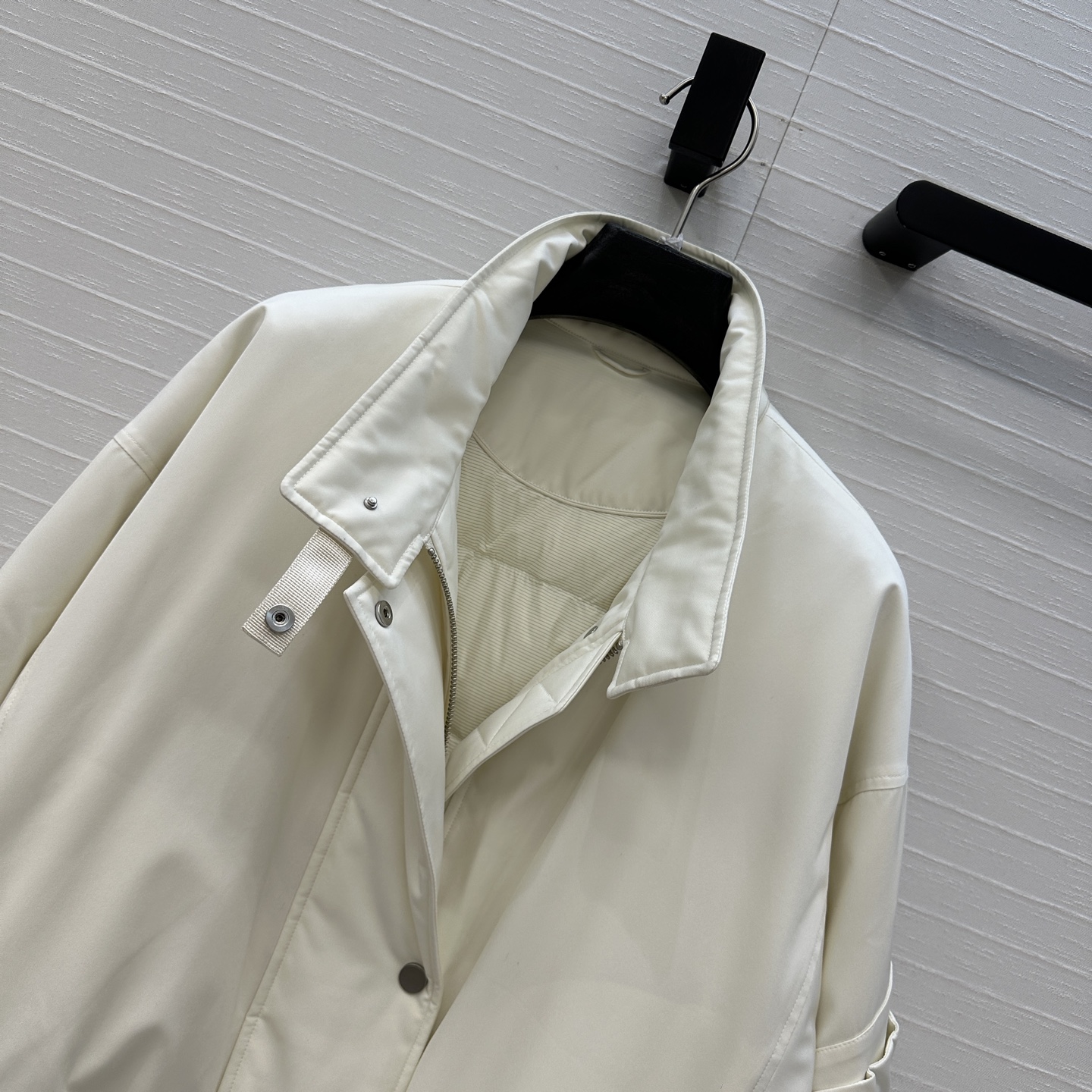 品质控必入❤️高端品质！H 家短款三醋酸夹克羽绒服！采用国标进口95白鹅绒填充更轻盈更保暖软软绵绵的蓬松