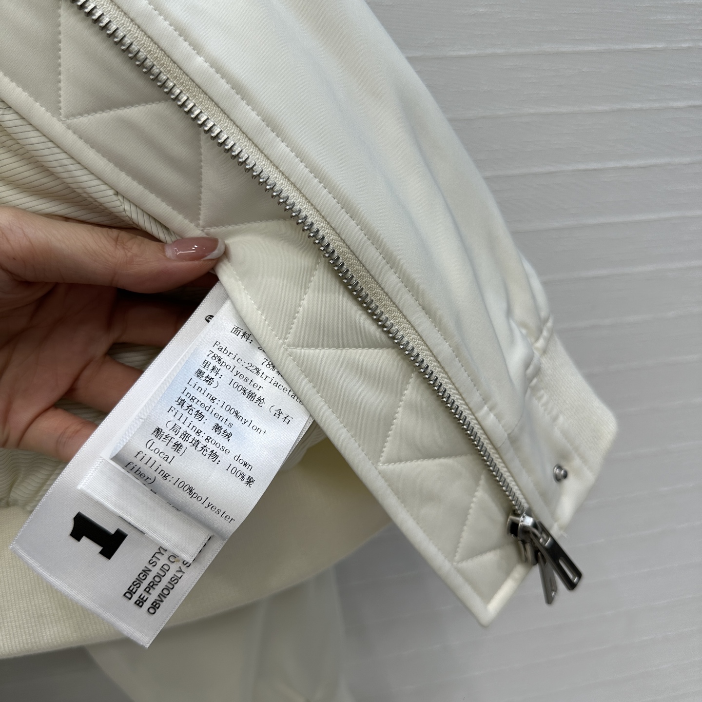 品质控必入❤️高端品质！H 家短款三醋酸夹克羽绒服！采用国标进口95白鹅绒填充更轻盈更保暖软软绵绵的蓬松