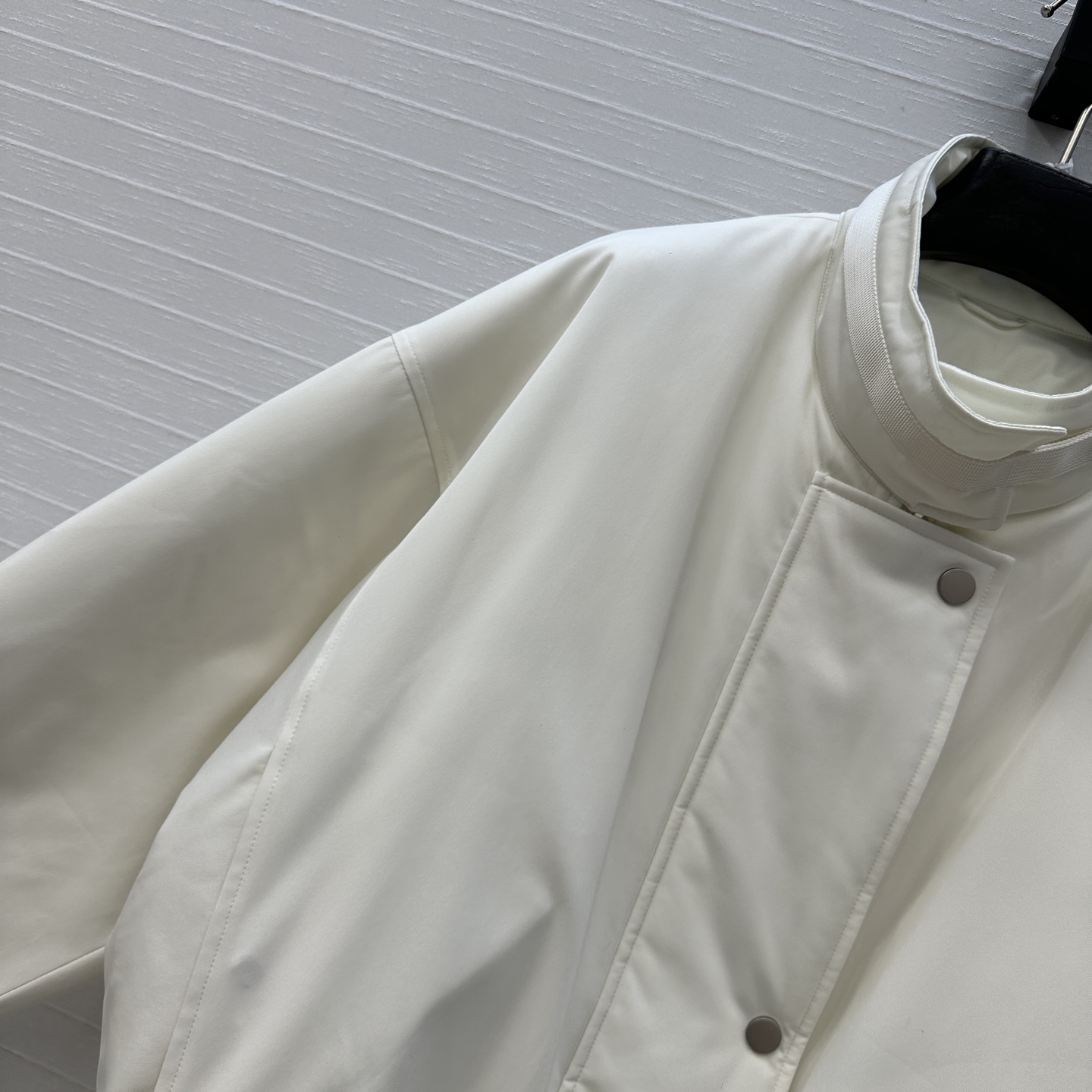 品质控必入❤️高端品质！H 家短款三醋酸夹克羽绒服！采用国标进口95白鹅绒填充更轻盈更保暖软软绵绵的蓬松