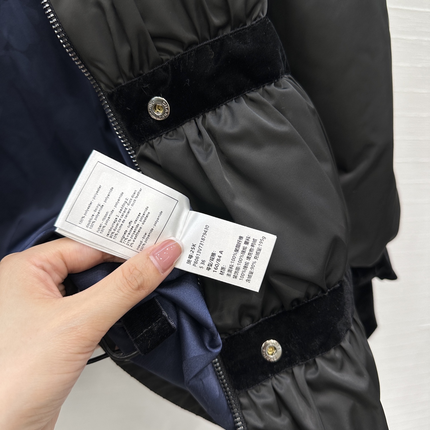 高端品质🖤Ch* 25K系列黑色蝴蝶结羽绒服外套！国标90白鸭绒填充进口机压线褶皱工艺，黑色主调+宽幅丝