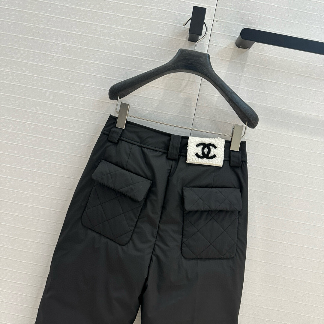 强烈推荐❤️Cha*秋冬coco滑雪系列！保暖度爆棚的运动休闲羽绒裤，防风束口裤脚设计，菱格压线口袋。直