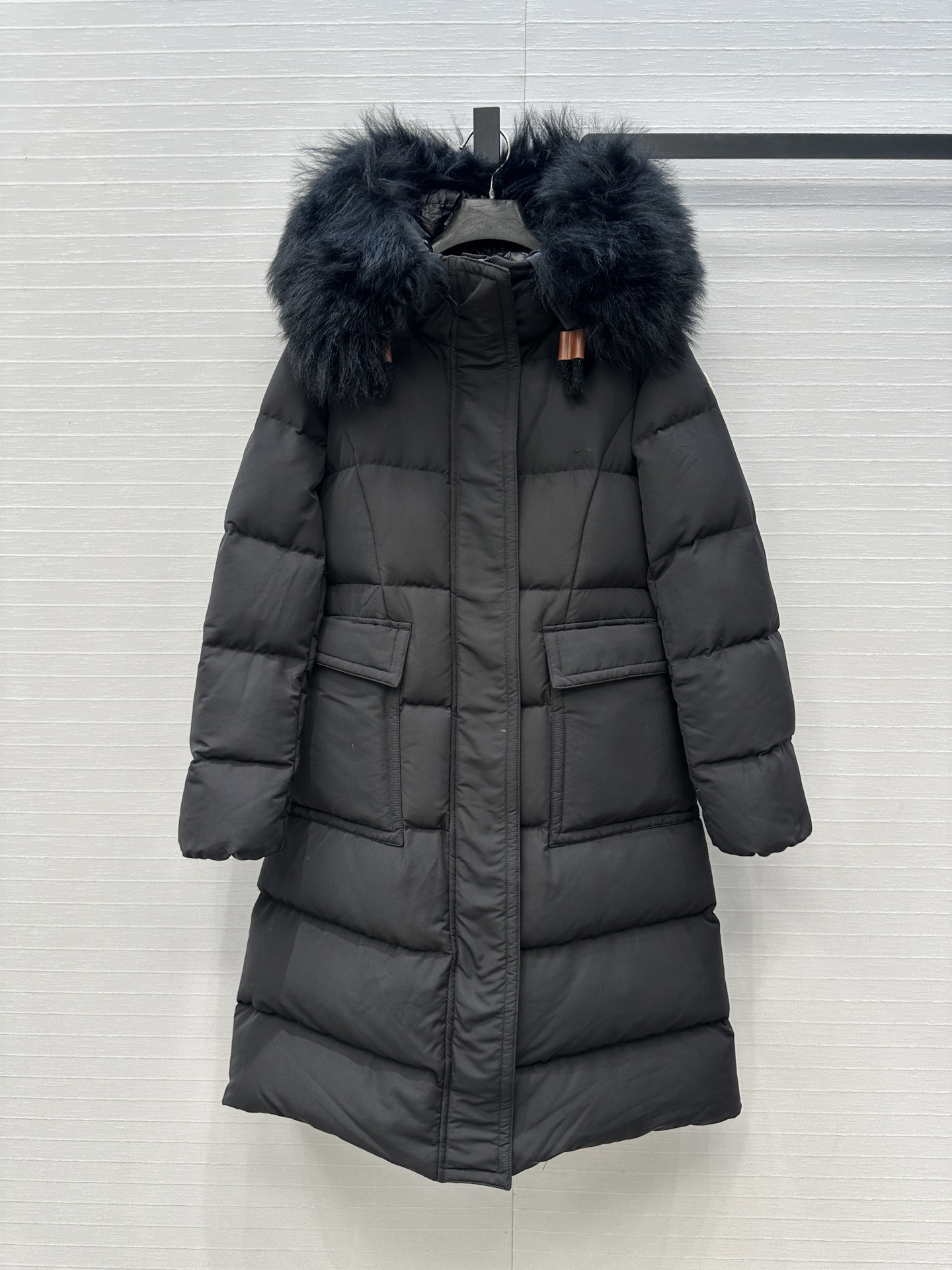 高端原单品质❤️Mo秋冬必入！Blain长款连帽羽绒服！可拆卸的超大羊毛🦙毛领设计奶呼呼～减龄又帅气，内