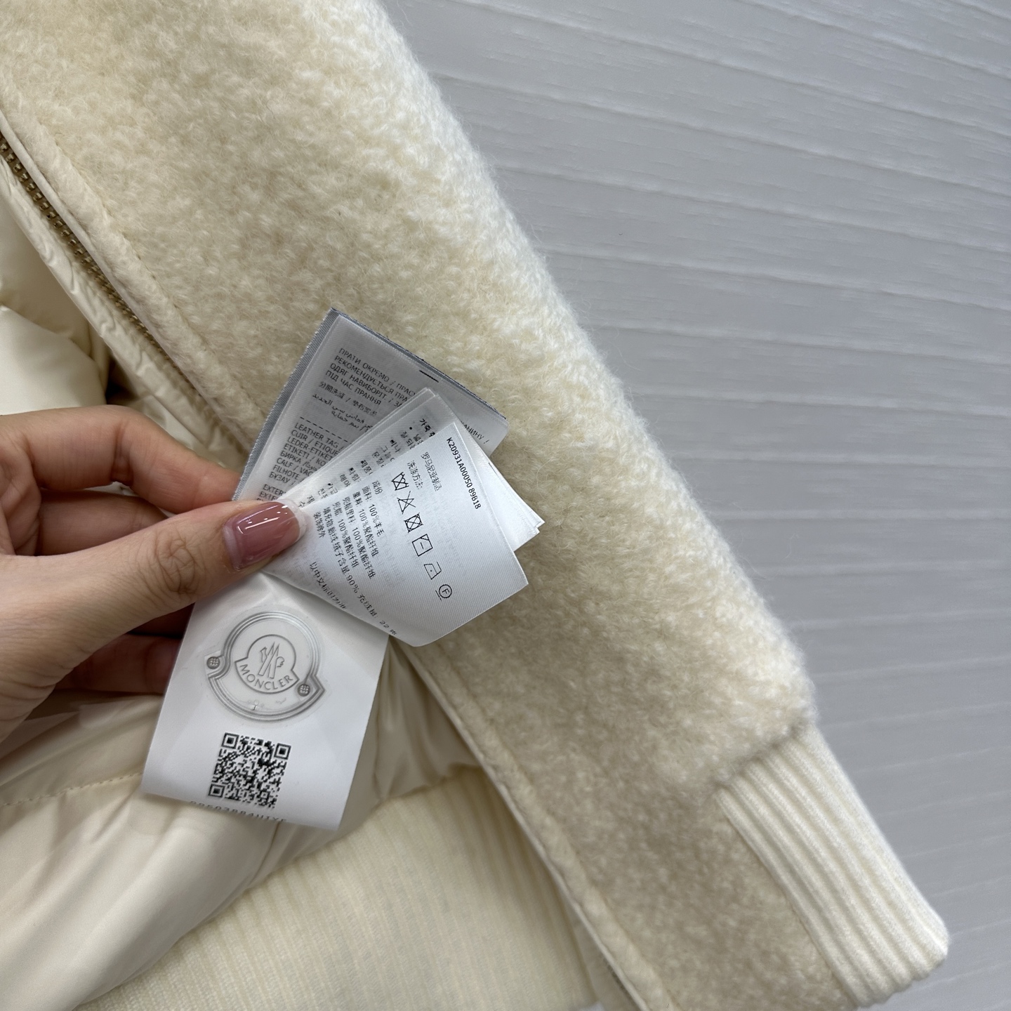 强烈推荐❤️原单品质Mo秋冬必入juvigny羊毛连帽羽绒棒球服外套，可拆卸的尼龙风帽，原版定制粗花呢拼