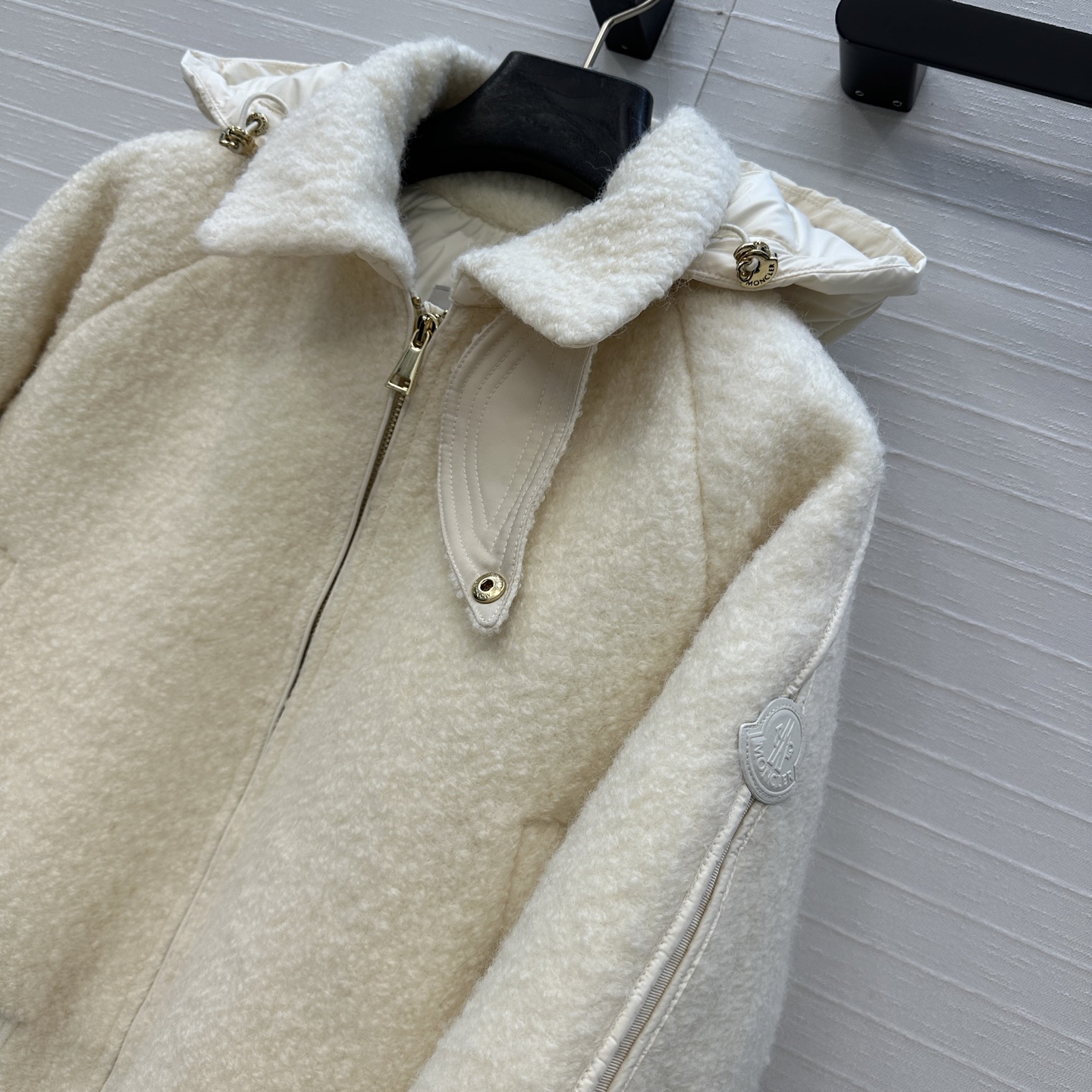 强烈推荐❤️原单品质Mo秋冬必入juvigny羊毛连帽羽绒棒球服外套，可拆卸的尼龙风帽，原版定制粗花呢拼