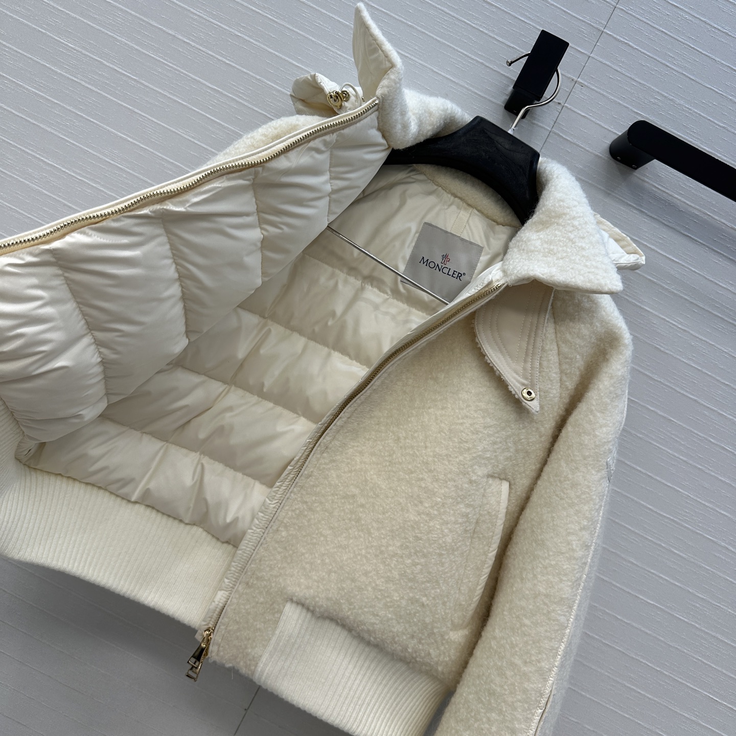 强烈推荐❤️原单品质Mo秋冬必入juvigny羊毛连帽羽绒棒球服外套，可拆卸的尼龙风帽，原版定制粗花呢拼