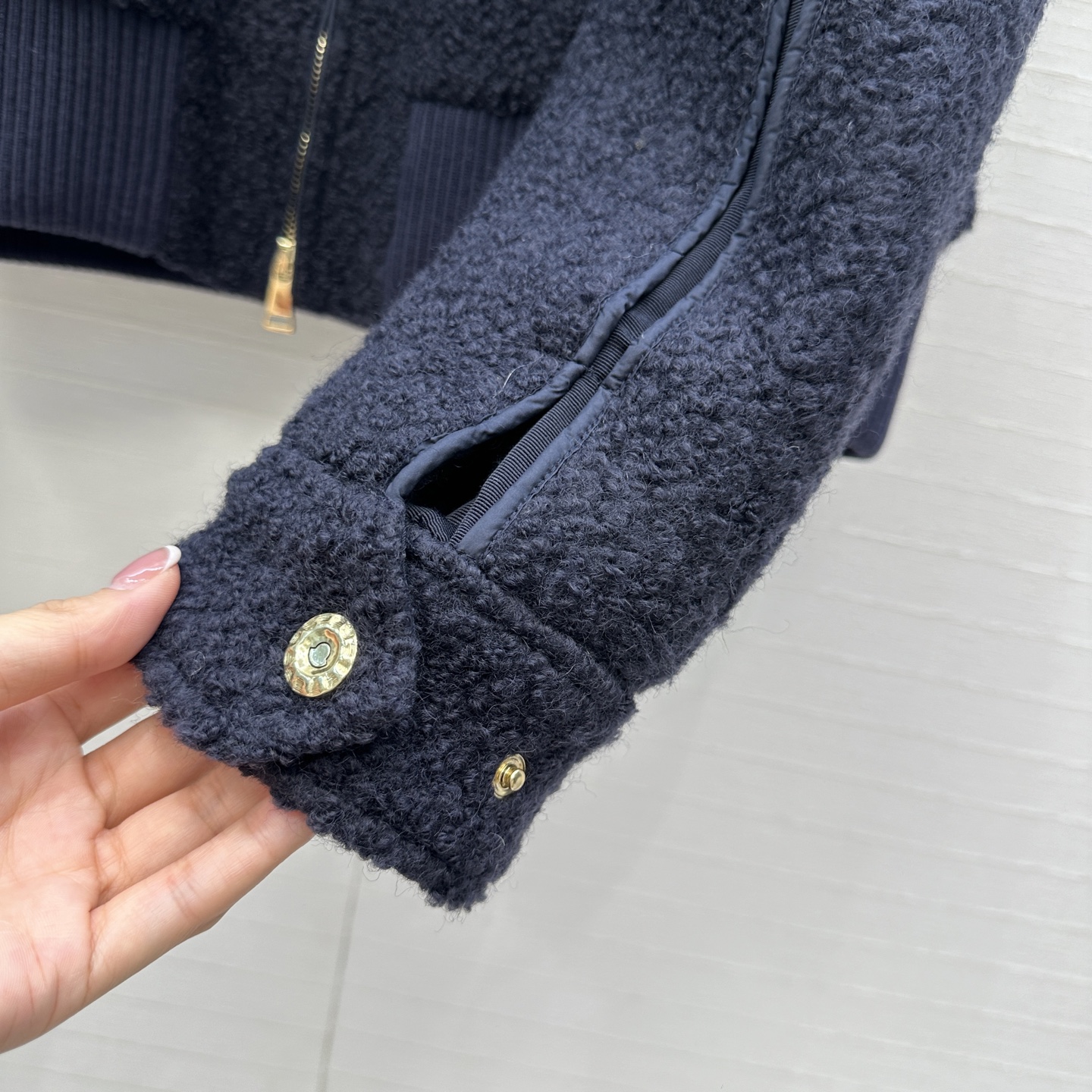 强烈推荐❤️原单品质Mo秋冬必入juvigny羊毛连帽羽绒棒球服外套，可拆卸的尼龙风帽，原版定制粗花呢拼