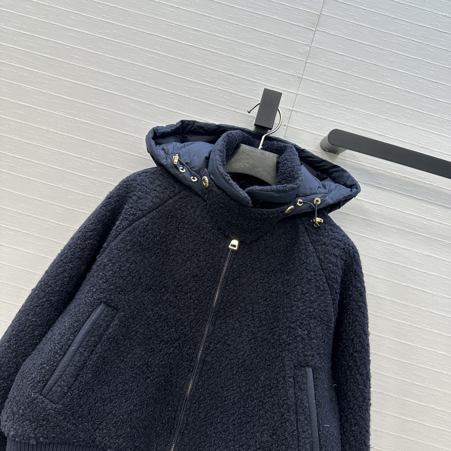 强烈推荐❤️原单品质Mo秋冬必入juvigny羊毛连帽羽绒棒球服外套，可拆卸的尼龙风帽，原版定制粗花呢拼