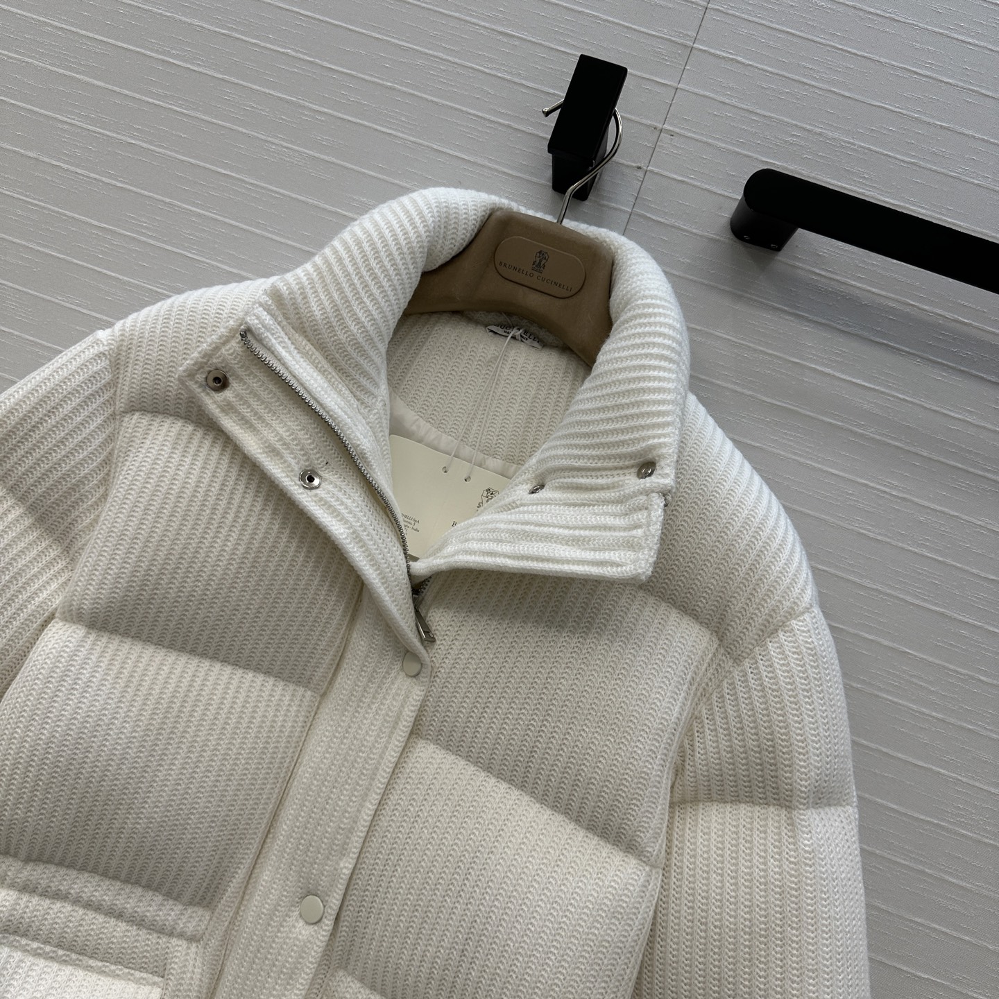 强烈推荐❤️BC老钱风穿搭 羊毛针织立领羽绒服！国标进口90白鸭绒经典保暖又百搭。适中长度不挑个子，自由