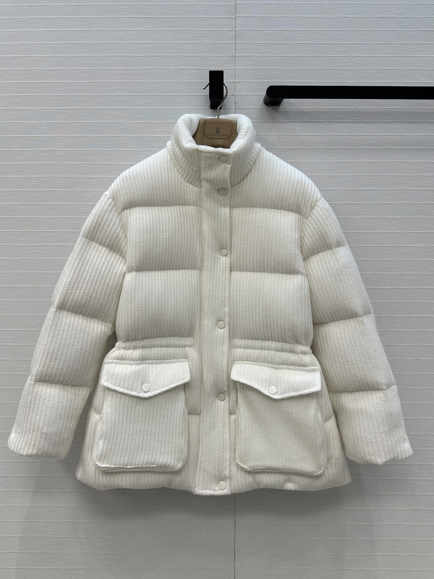 强烈推荐❤️BC老钱风穿搭 羊毛针织立领羽绒服！国标进口90白鸭绒经典保暖又百搭。适中长度不挑个子，自由