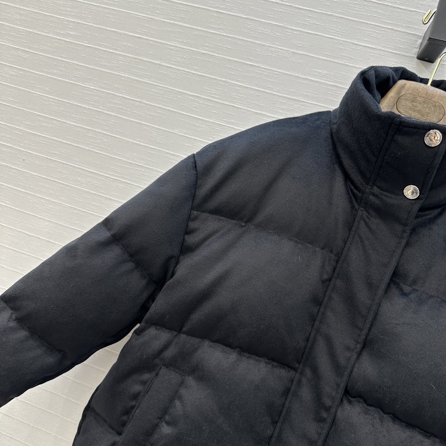 强烈推荐❤️高端品质 Loro Piana早秋新品 羊绒立领羽绒服外套！国标进口90%白鸭鹅轻盈舒适自带