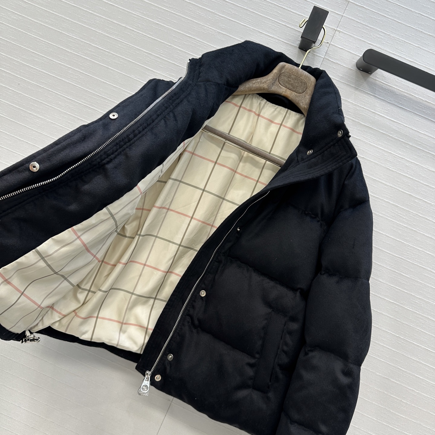 强烈推荐❤️高端品质 Loro Piana早秋新品 羊绒立领羽绒服外套！国标进口90%白鸭鹅轻盈舒适自带