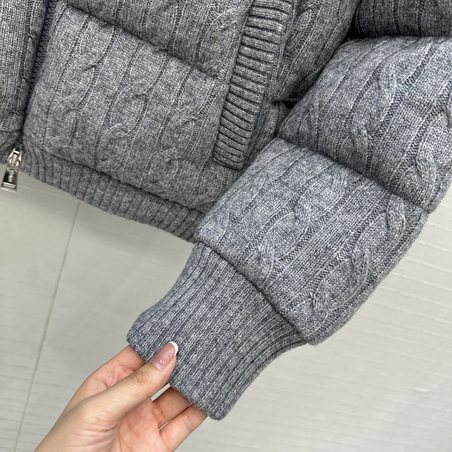 爆单推荐❤️RL拉夫*早秋新品羊毛绞花针织羽绒服外套，代购爆款！标志性徽标刺绣图案，经典立领拉链H版型百