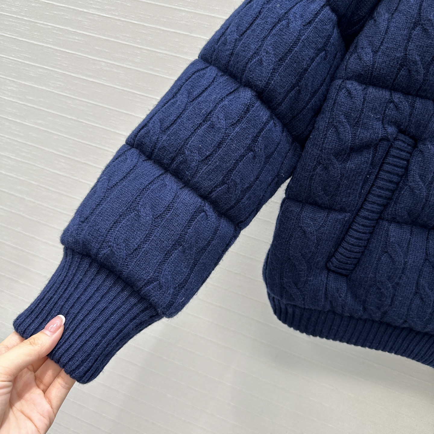 爆单推荐❤️RL拉夫*早秋新品羊毛绞花针织羽绒服外套，代购爆款！标志性徽标刺绣图案，经典立领拉链H版型百