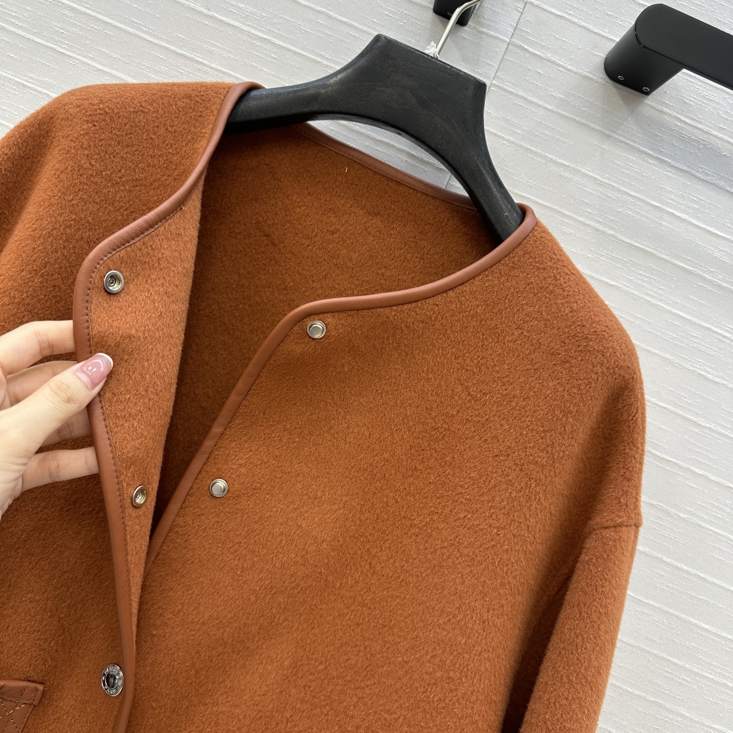 独家首发❤️H 马家新品手工羊毛廓形夹克外套！100%小羊皮菱格纹绗缝翻扣大口袋装饰，小羊皮拼接包边工艺