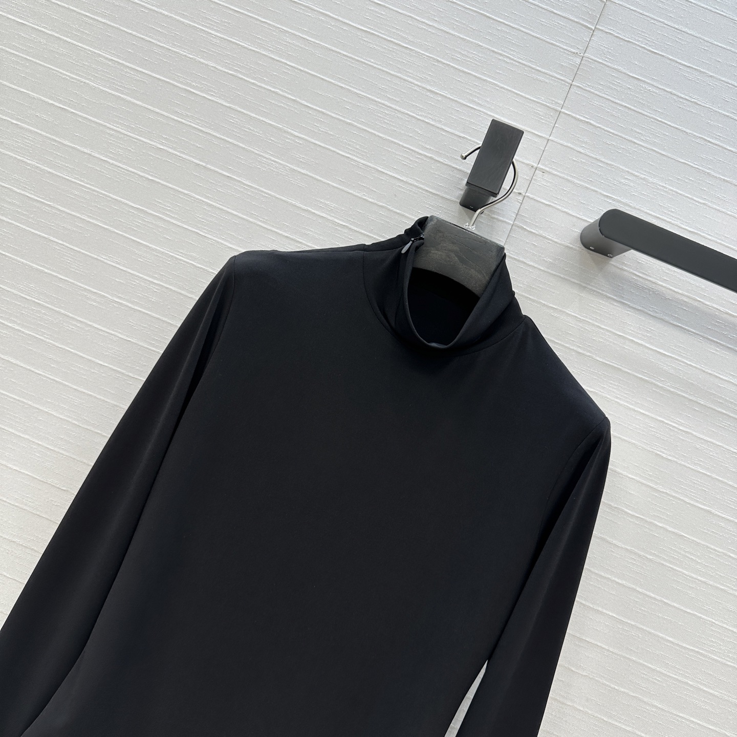 独家首发❤️Alai*25新品爱心露背连体衣，高弹力针织面料贴合身形，背部心形镂空设计超有辨识度，性感又