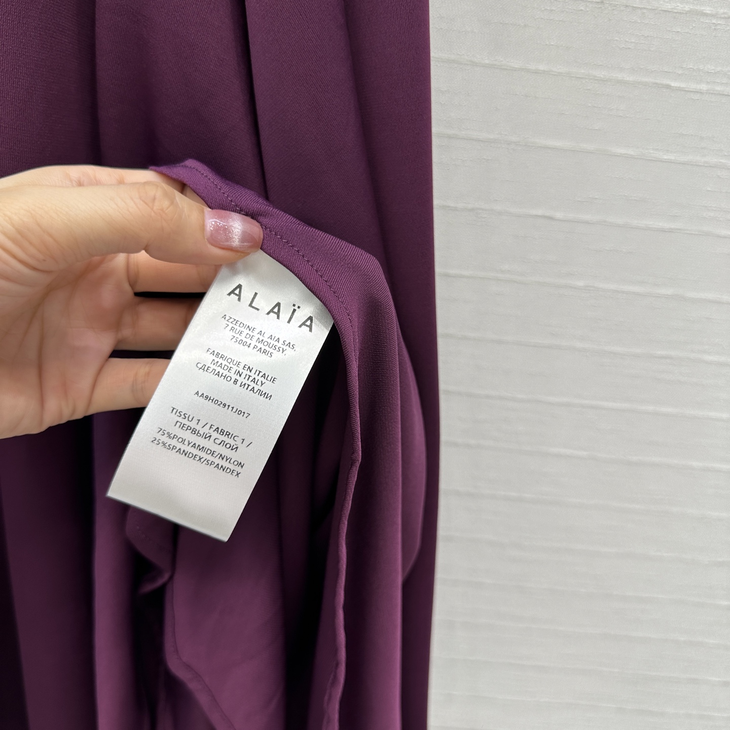 独家首发❤️Alai*25新品爱心露背连衣裙，高弹力针织面料贴合身形，背部心形镂空设计超有辨识度，修身喇