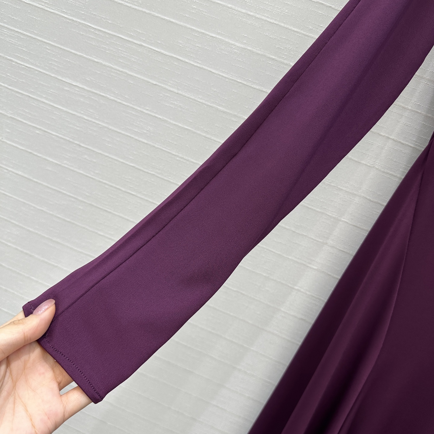 独家首发❤️Alai*25新品爱心露背连衣裙，高弹力针织面料贴合身形，背部心形镂空设计超有辨识度，修身喇