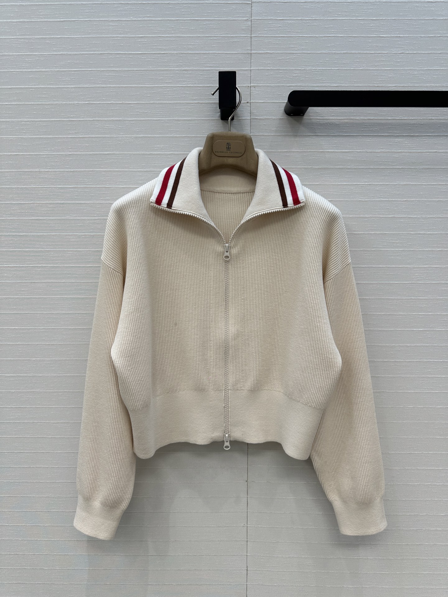 强烈推荐❤️Bc老钱风穿休闲坑条针织套装！拉链翻领短款开衫搭配松紧腰直筒裤！撞色拼接100%棉纱瑞士机翻