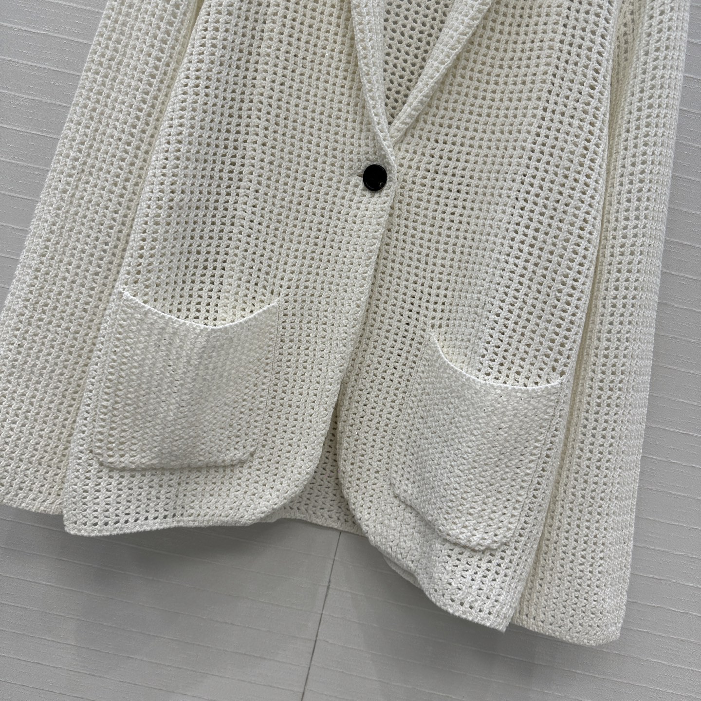 强烈推荐❤️Bc26早春新品休闲通勤老钱风穿搭，镂空珠片针织西装外套，简约意式100%棉混纺珠片纱线瑞士