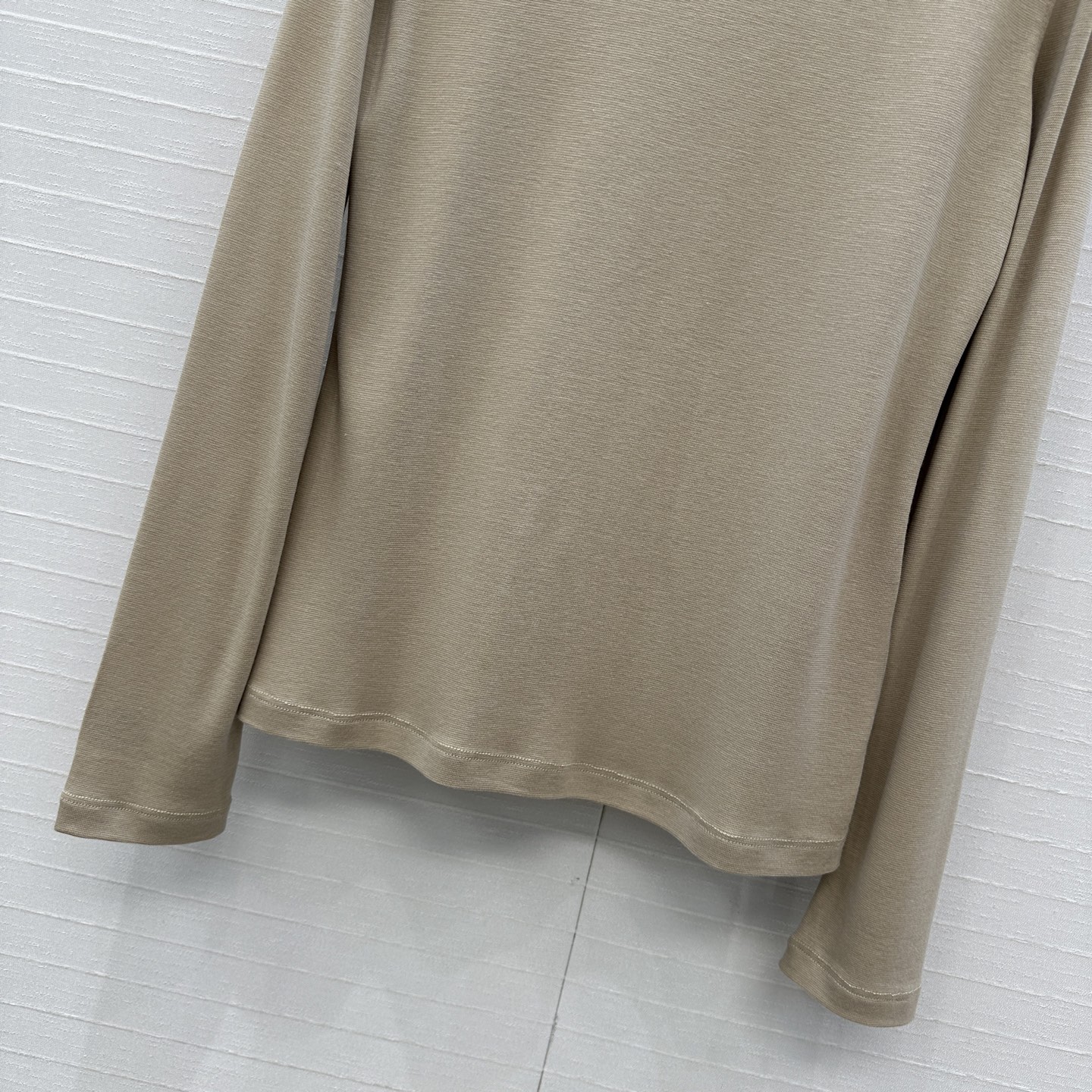 爆单推荐❤️原单品质，CE纸片人穿搭！进口天丝羊毛小高领打底衫！袖口定位凯旋门刺绣小logo。超级显瘦神