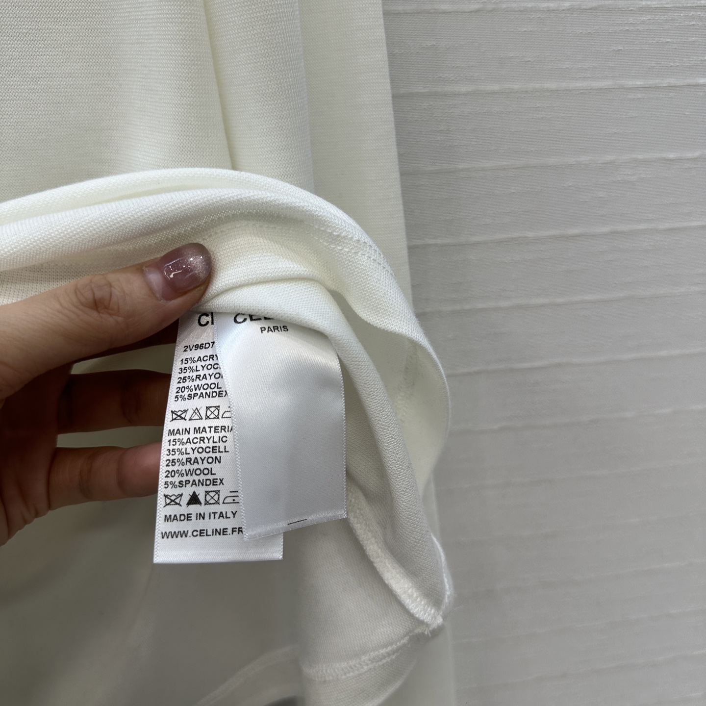 爆单推荐❤️原单品质，CE纸片人穿搭！进口天丝羊毛小高领打底衫！袖口定位凯旋门刺绣小logo。超级显瘦神