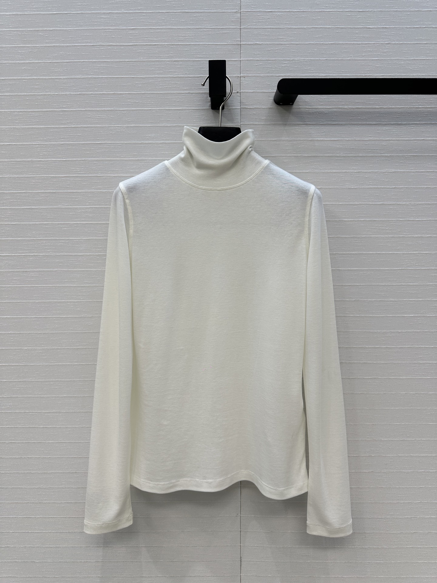 爆单推荐❤️原单品质，CE纸片人穿搭！进口天丝羊毛小高领打底衫！袖口定位凯旋门刺绣小logo。超级显瘦神