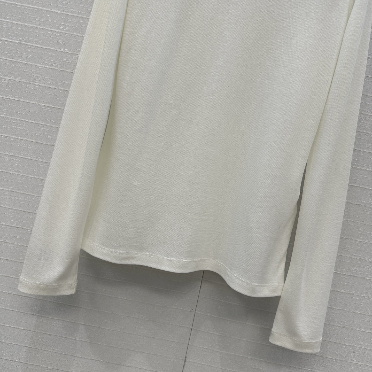 爆单推荐❤️原单品质，CE纸片人穿搭！进口天丝羊毛小高领打底衫！袖口定位凯旋门刺绣小logo。超级显瘦神