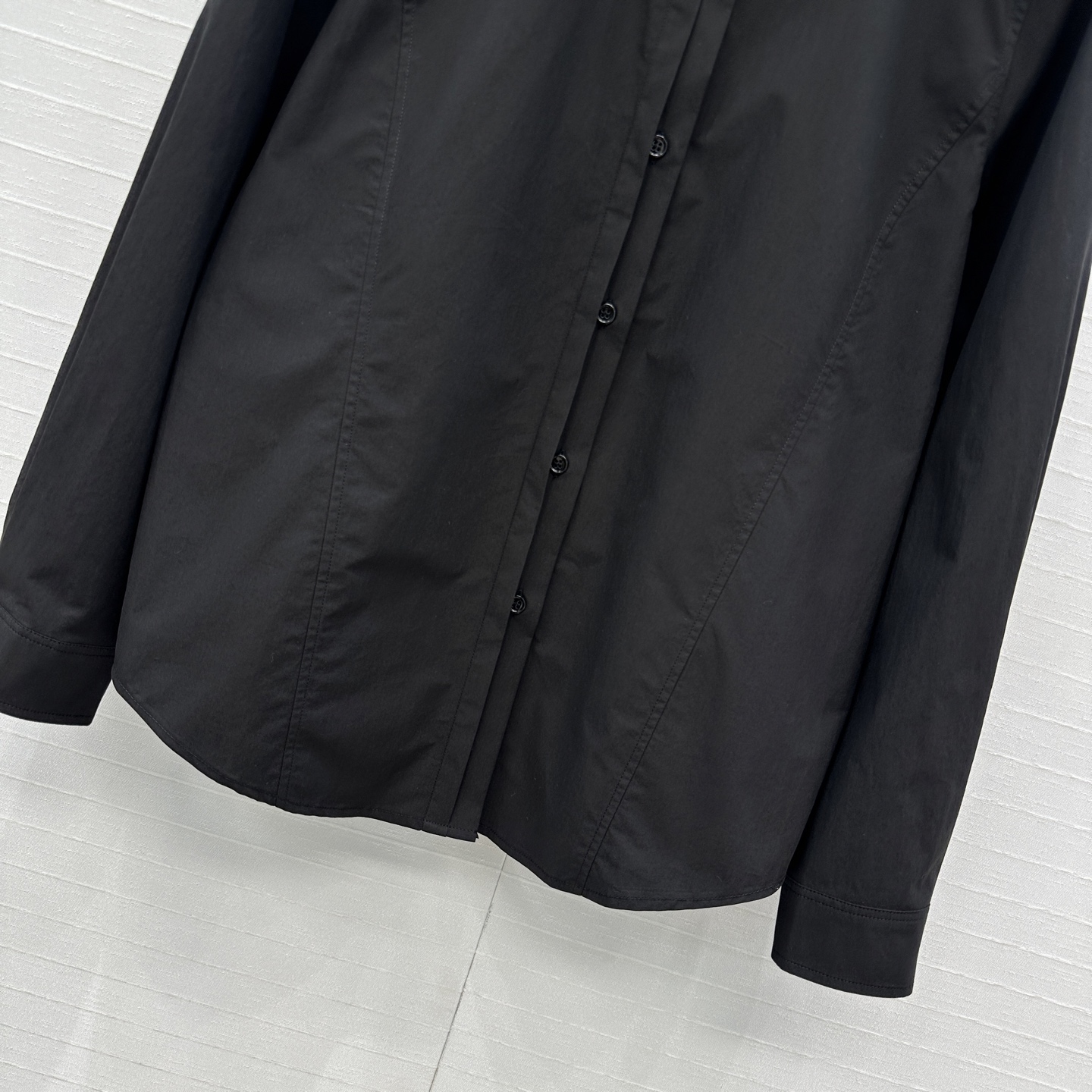 独家首发❤️Alai*26早春新品扭纹立领衬衫，简奢宫廷风气质上身美到没朋友！木耳边细节精致又优雅。修身