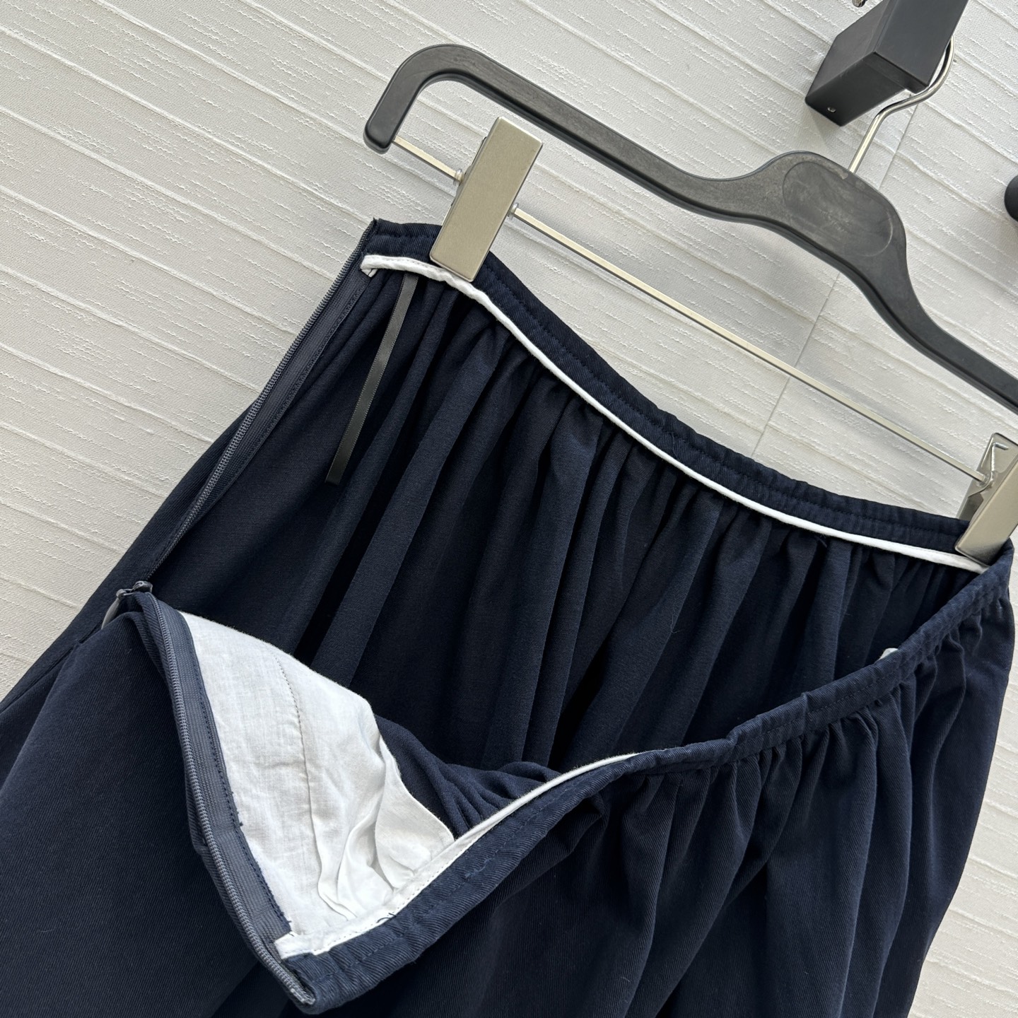 强烈推荐❤️Row 风26早春新品 细腰褶裥半身裙！立体蓬蓬褶饰伞型摆剪裁裙摆设计简约大气 优雅知性有格