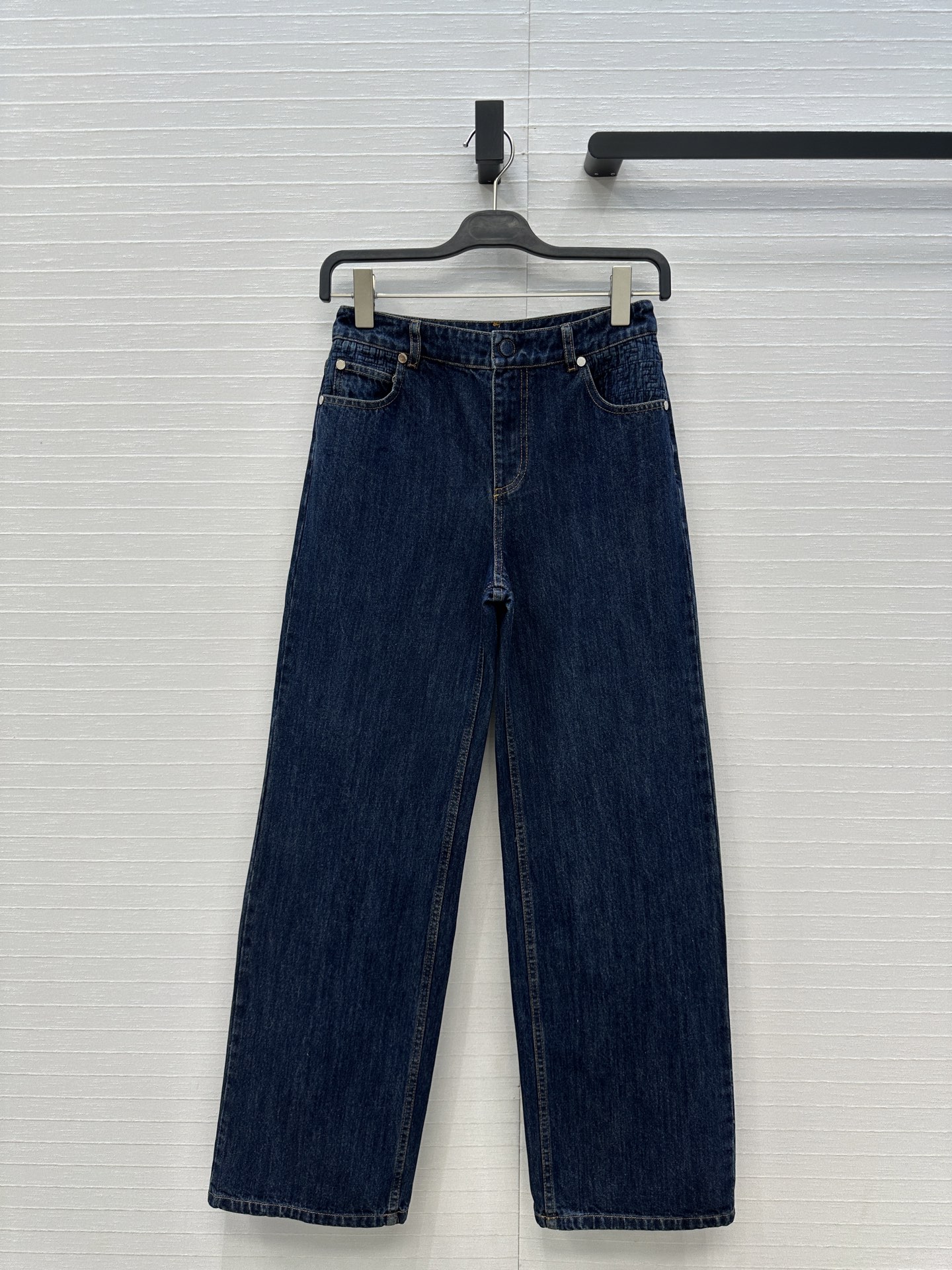 高端品质，爆单推荐❤️F新品牛仔直筒裤！绗缝暗纹刺绣拼接复古深蓝水洗丹宁面料，经典基础版型上身巨显瘦又百