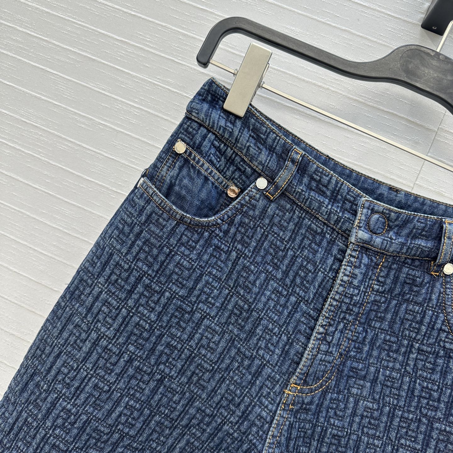 高端品质，爆单推荐❤️F新品复古牛仔直筒裤！绗缝暗纹刺绣水洗丹宁面料手感厚实，经典基础版型上身巨显瘦又百