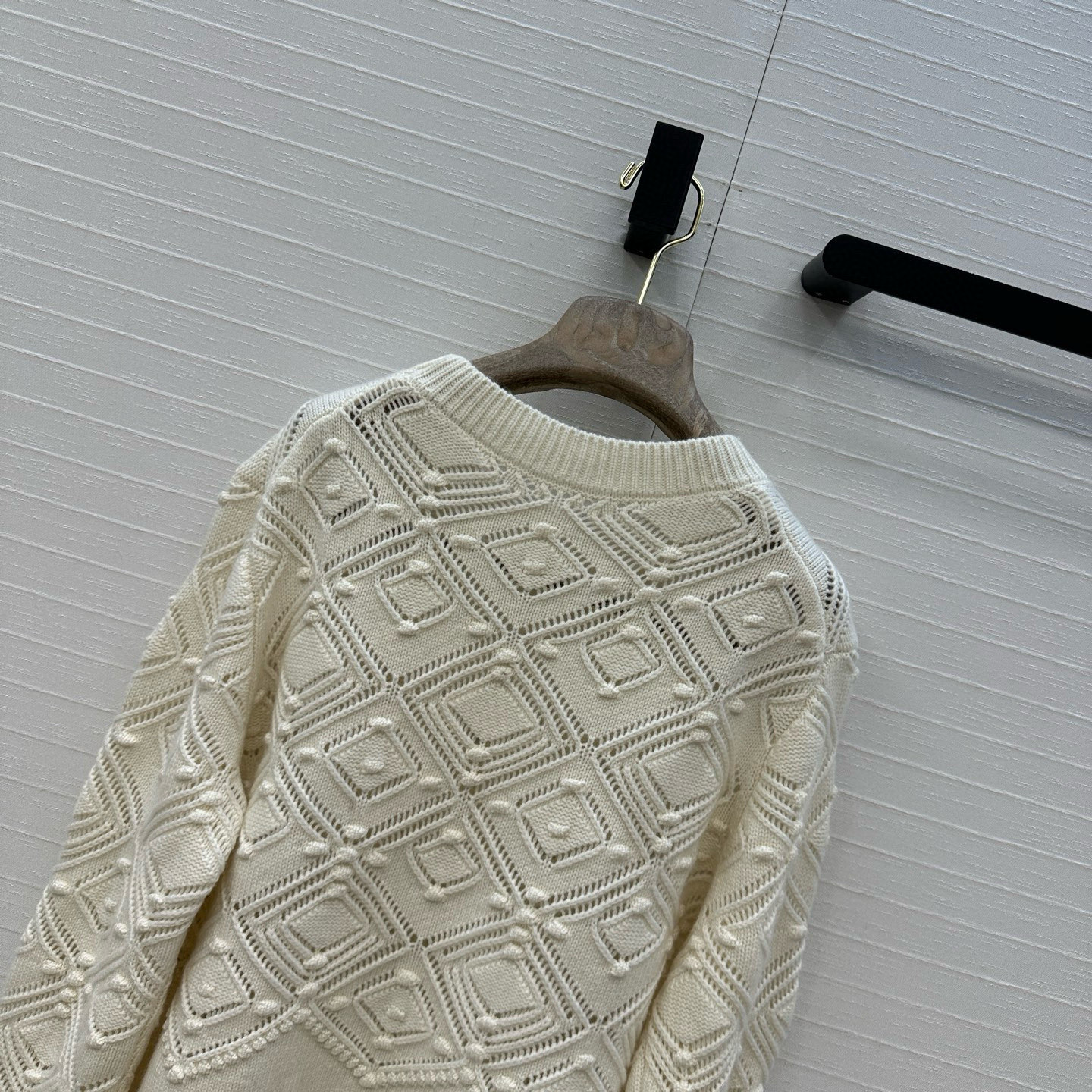 高端品质❤️Lp新品Holiday系列老钱风穿搭气质圆领羊绒毛衣，定位缕空菱格提花浮雕设计。品质控必入！