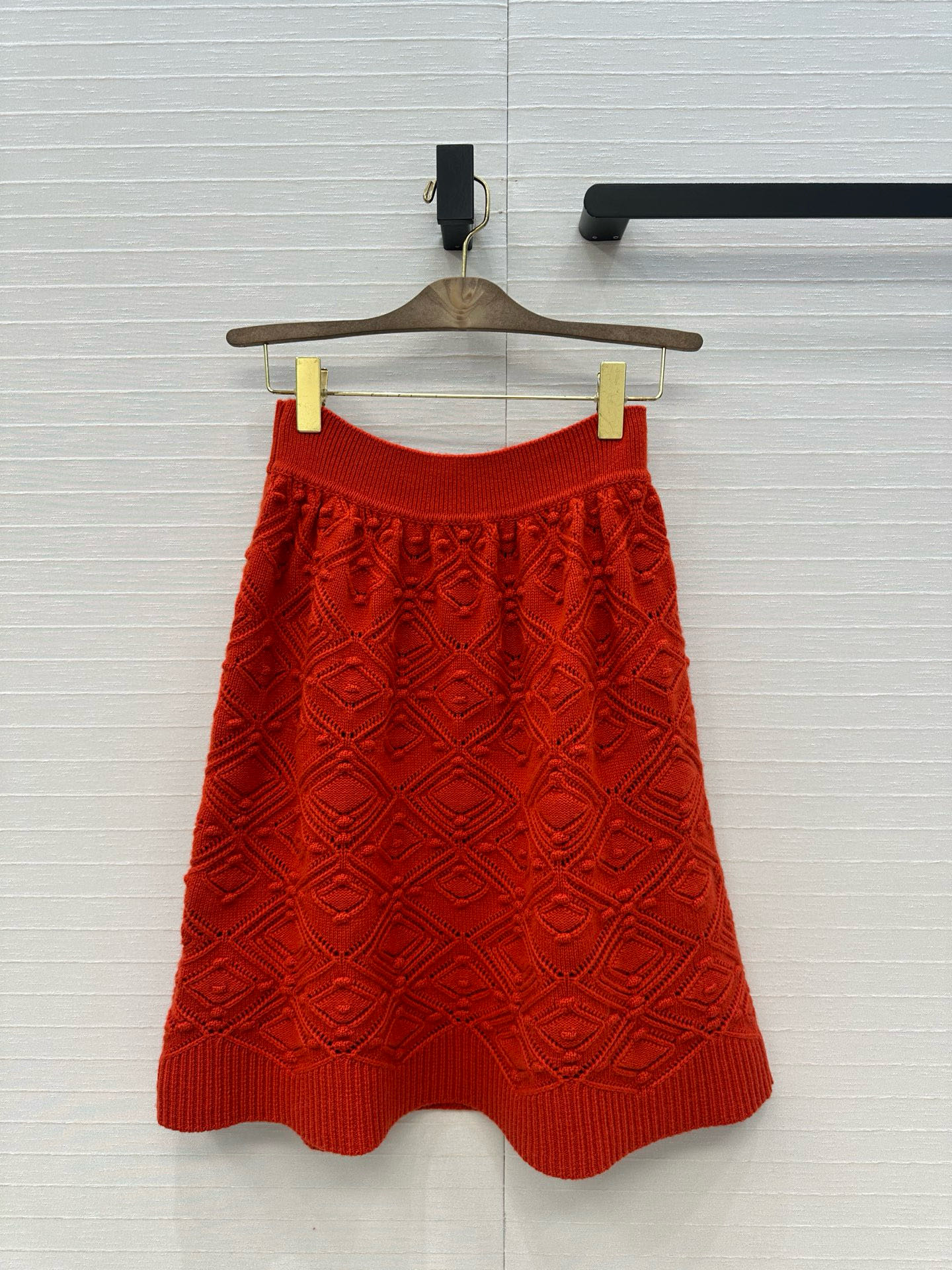 高端品质❤️Lp新品Holiday系列老钱风穿搭羊绒针织半裙，定位缕空菱格提花浮雕设计。品质控必入！重磅