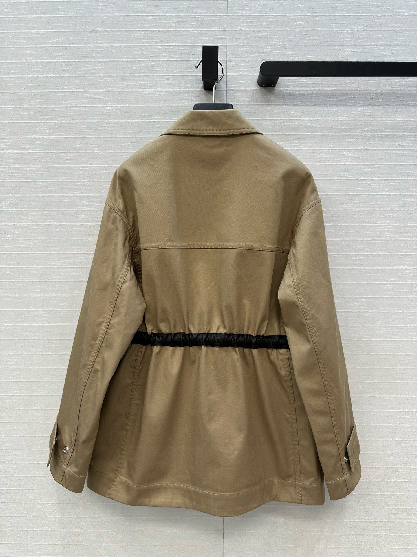 独家首发，高端原单品质❤️Bv新品狩猎风夹克外套！精致的高智感穿搭气质优雅。炫技细节工艺拼接100%真皮