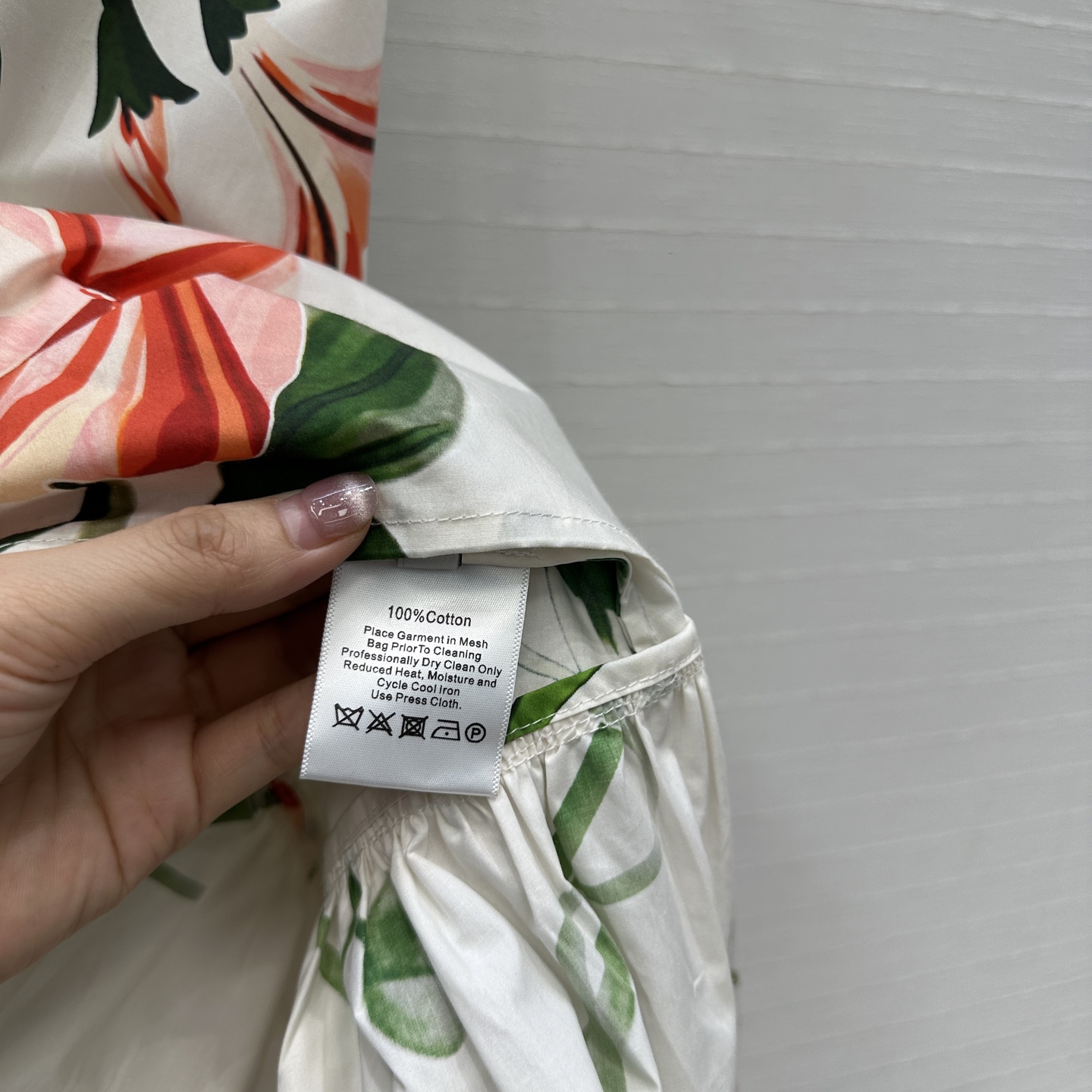 强烈推荐❤️Leo&Lin26春夏新款 花卉印花衬领连衣裙👗，褶边泡泡短袖 搭配同系列腰带提升腰线，下摆