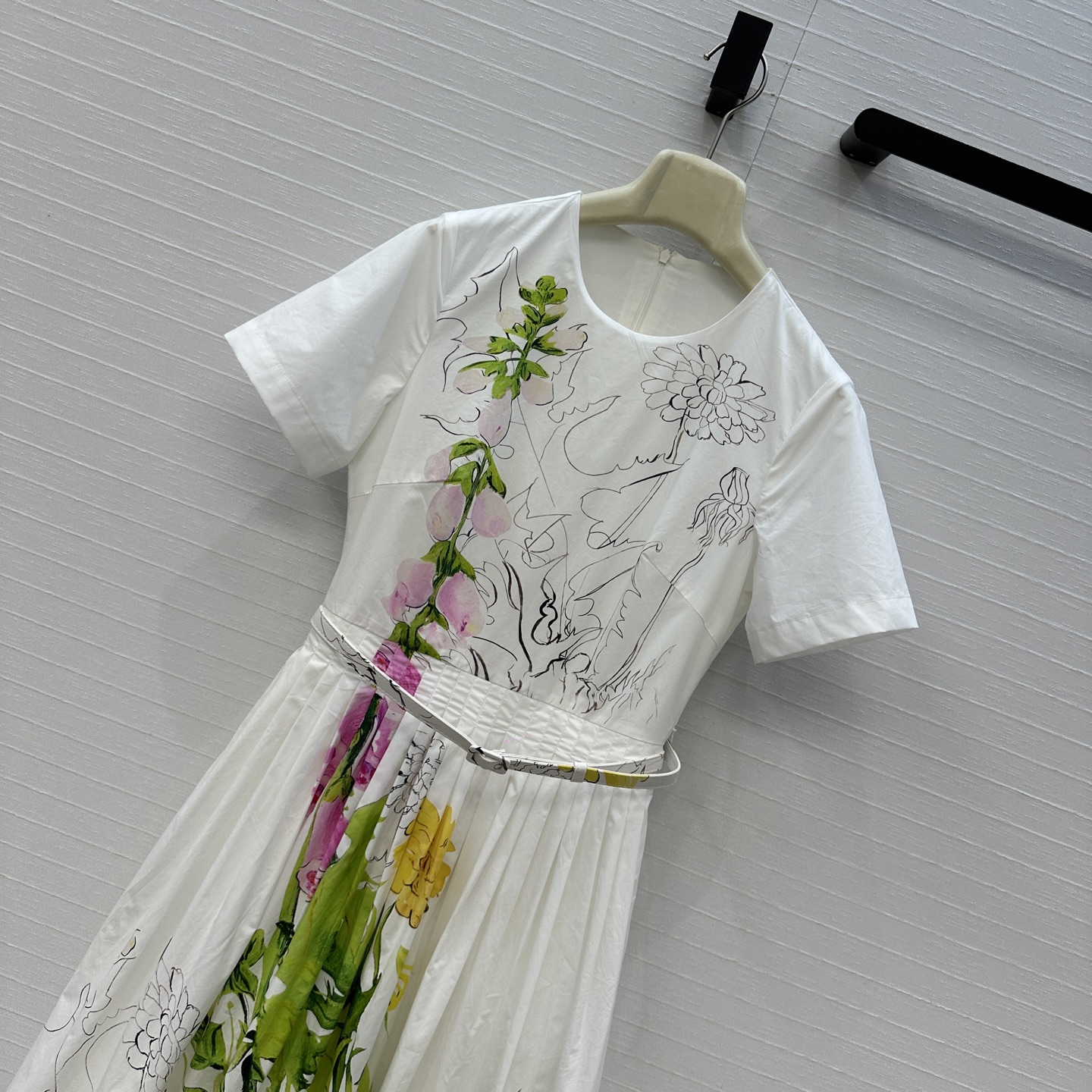 强烈推荐❤️Oscar De La Renta26新品度假风印花短袖连衣裙，定位花卉图案浪漫超有艺术感！