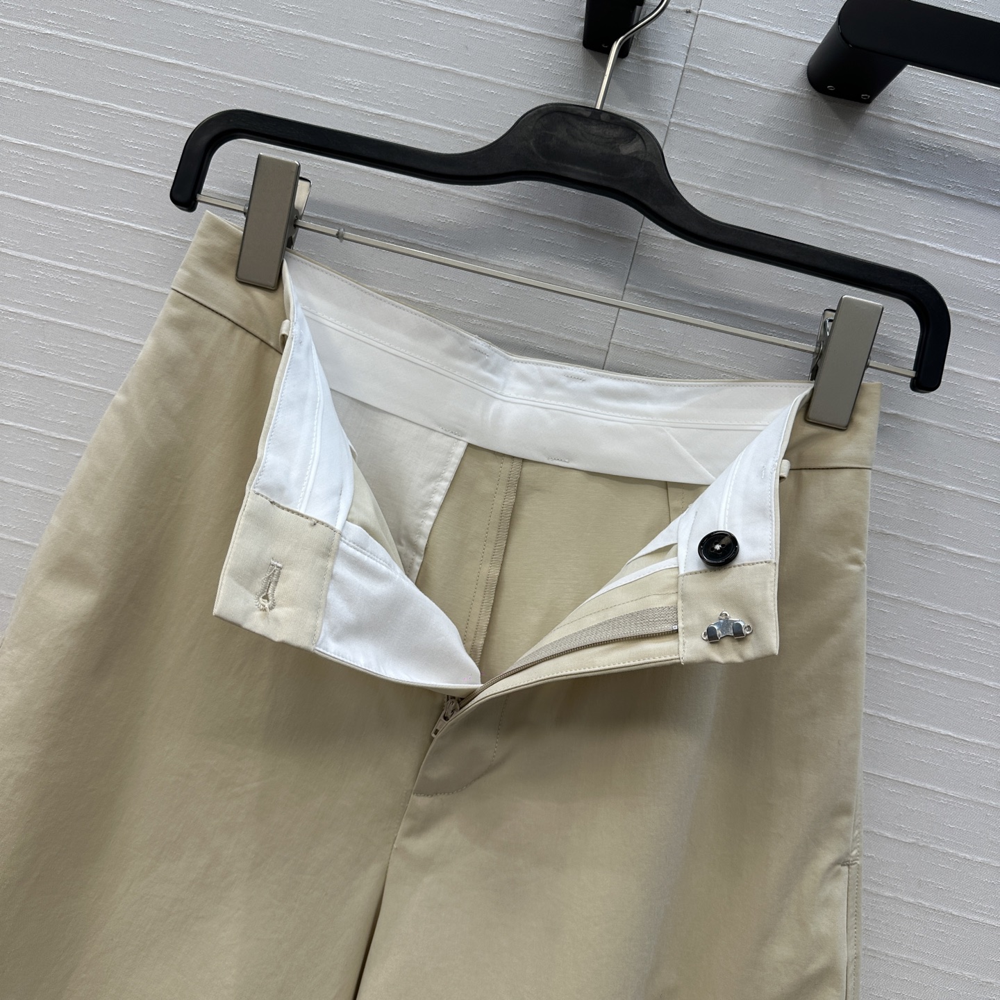 强烈推荐❤️Bv新品高智感简洁穿搭日常通勤风，宽松休闲阔腿裤，大A摆剪裁不挑人版型演绎随性优雅的高级感！