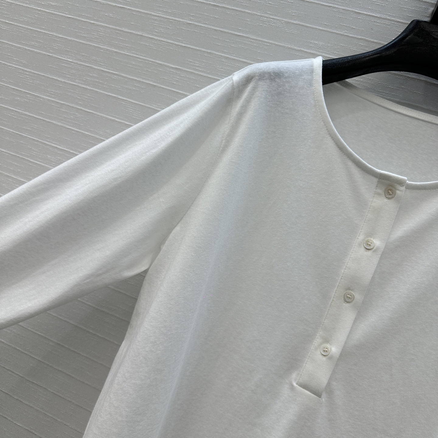 爆款必入❤️Row风纸片人穿搭！亨利领棉质长袖T恤！极简叠搭日常好穿！白富美必入气质打底单品休闲舒适。不