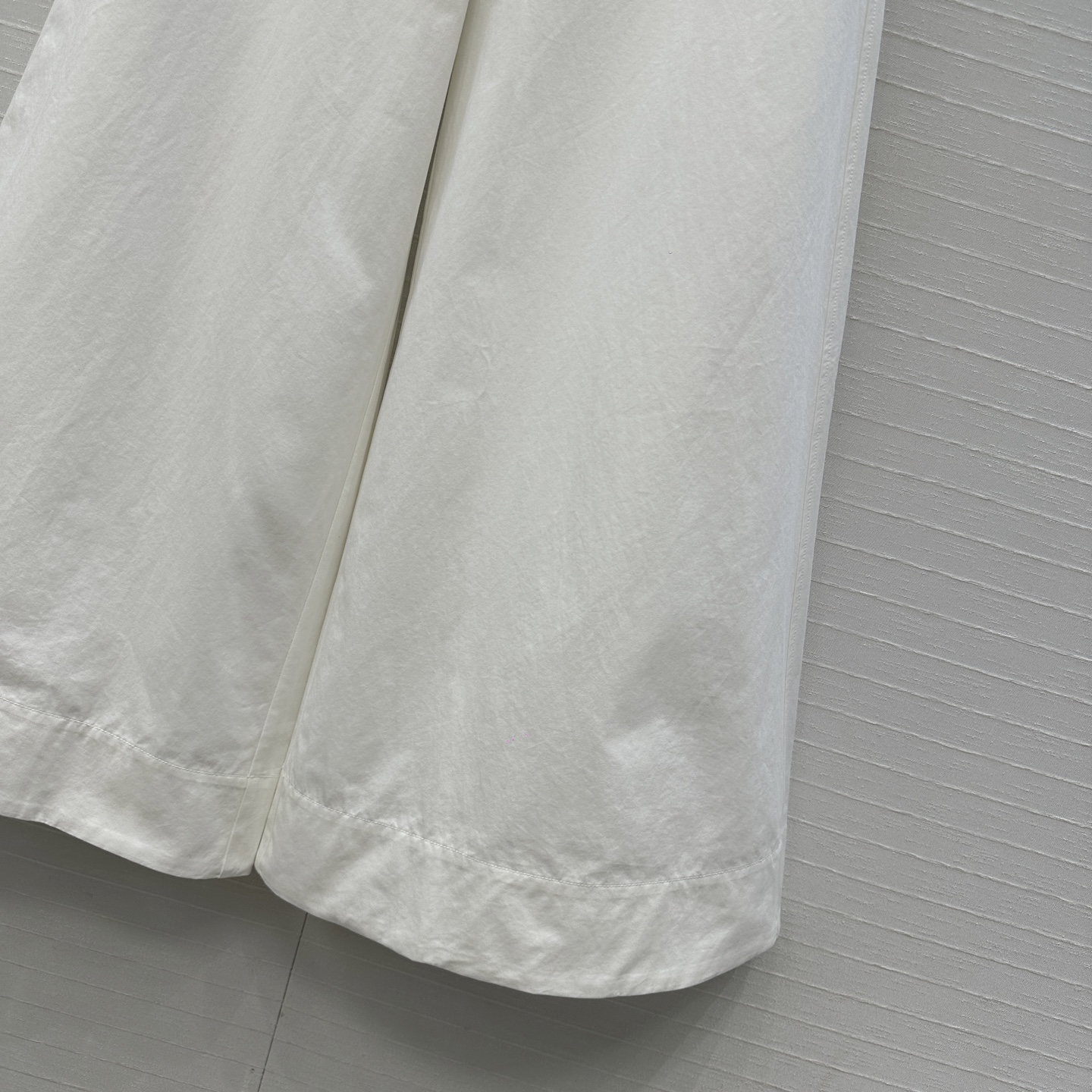 强烈推荐❤️Bv新品高智感简洁穿搭日常通勤风，宽松休闲阔腿裤，大A摆剪裁不挑人版型演绎随性优雅的高级感！