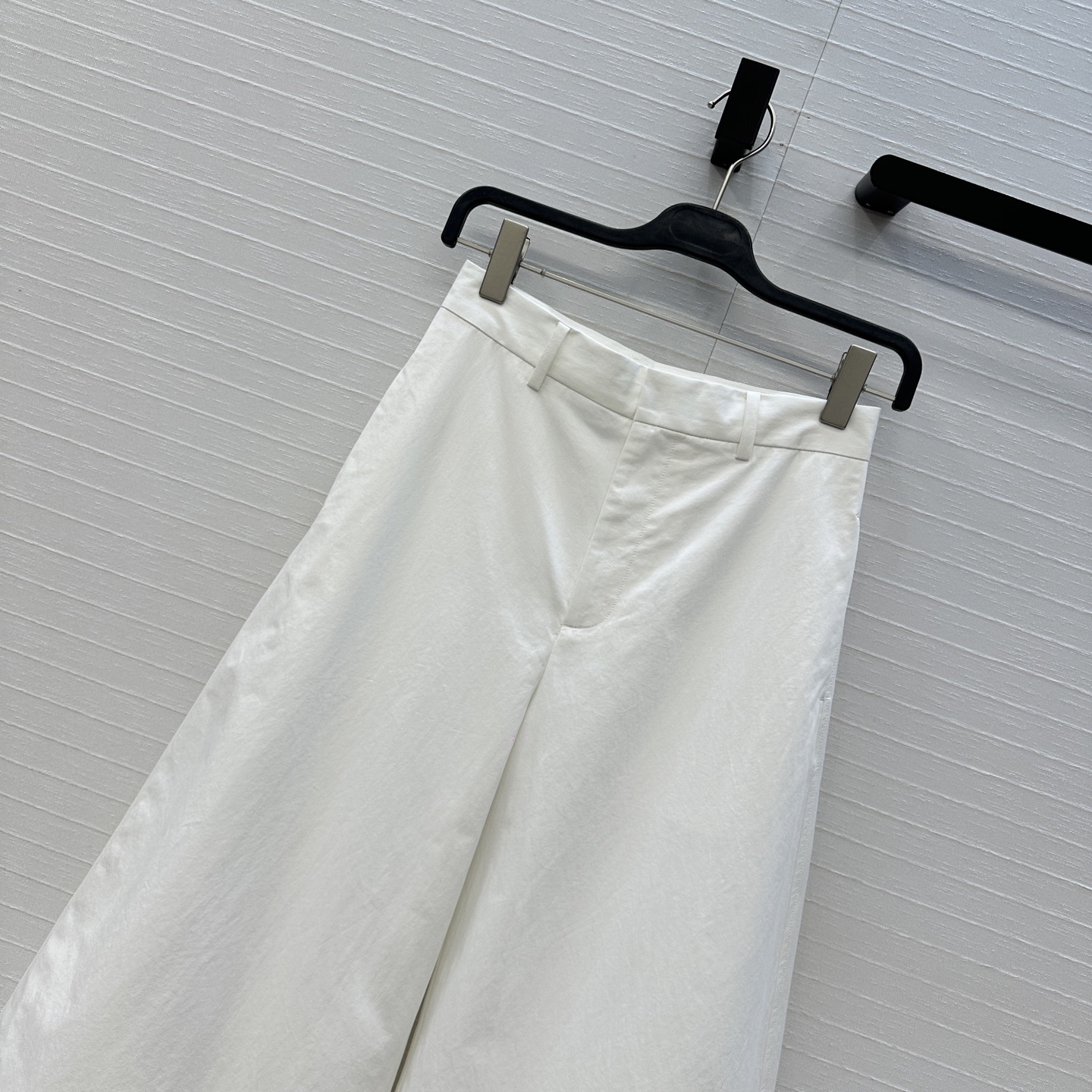 强烈推荐❤️Bv新品高智感简洁穿搭日常通勤风，宽松休闲阔腿裤，大A摆剪裁不挑人版型演绎随性优雅的高级感！