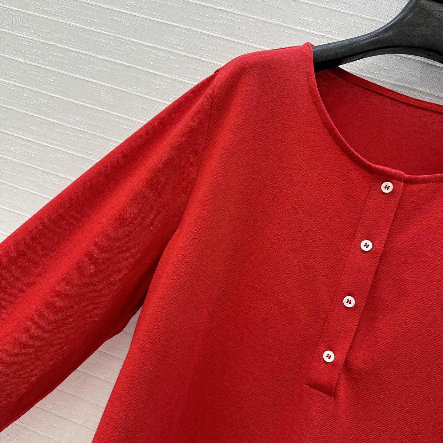 爆款必入❤️Row风纸片人穿搭！亨利领棉质长袖T恤！极简叠搭日常好穿！白富美必入气质打底单品休闲舒适。不