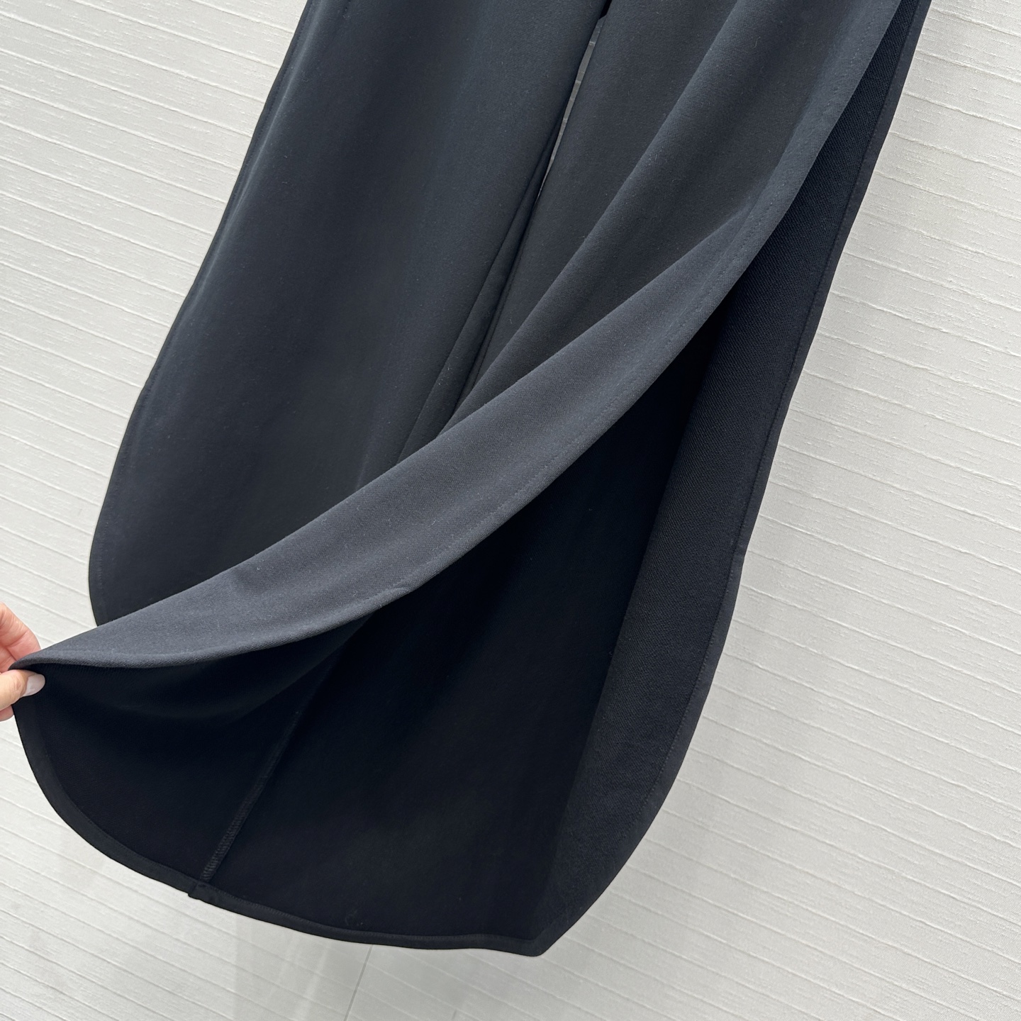 独家首发❤️Alai*26新品时髦精穿搭！花瓣边慢跑休闲裤！抽绳松紧腰 开叉裤腿设计弧边造型打破基础款的