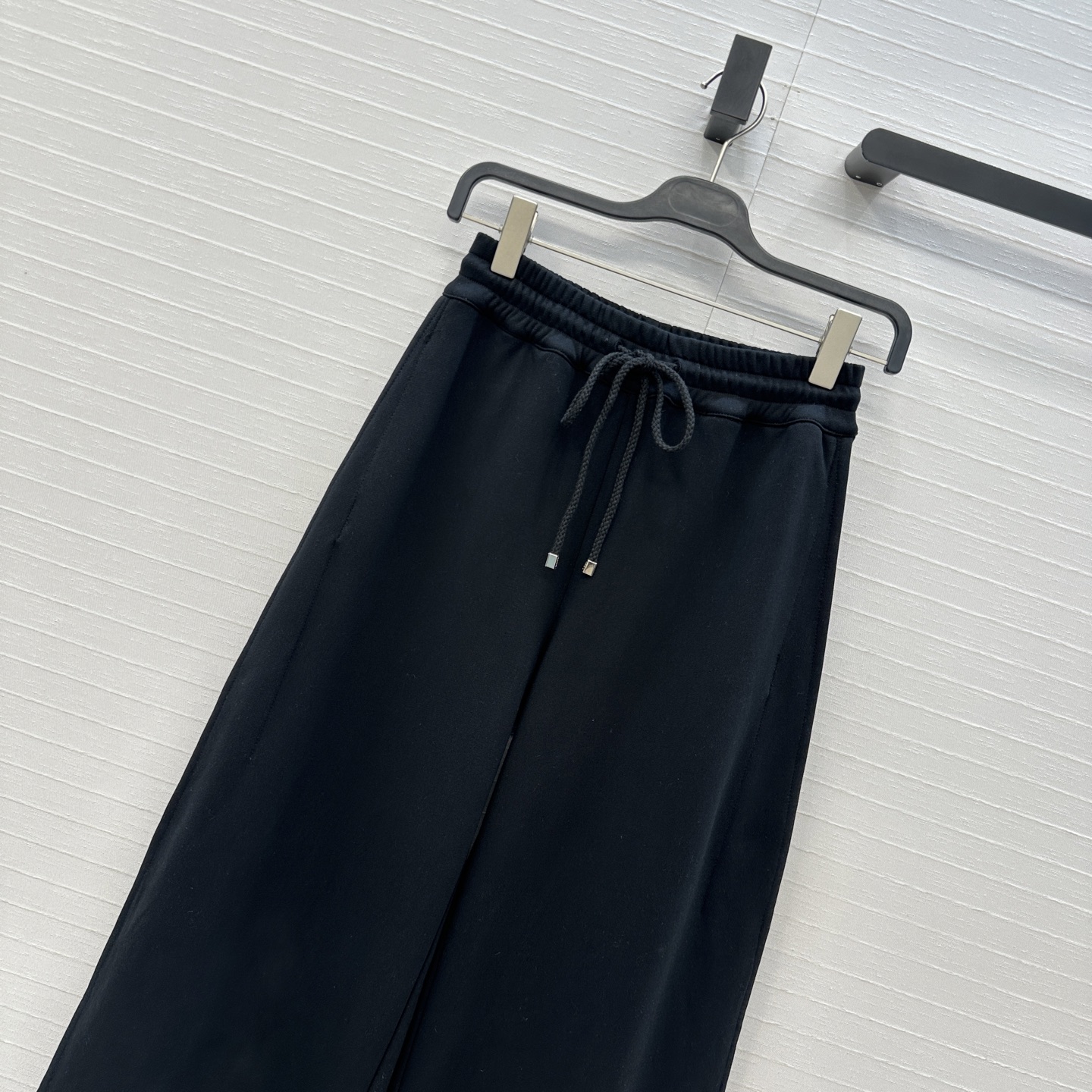 独家首发❤️Alai*26新品时髦精穿搭！花瓣边慢跑休闲裤！抽绳松紧腰 开叉裤腿设计弧边造型打破基础款的