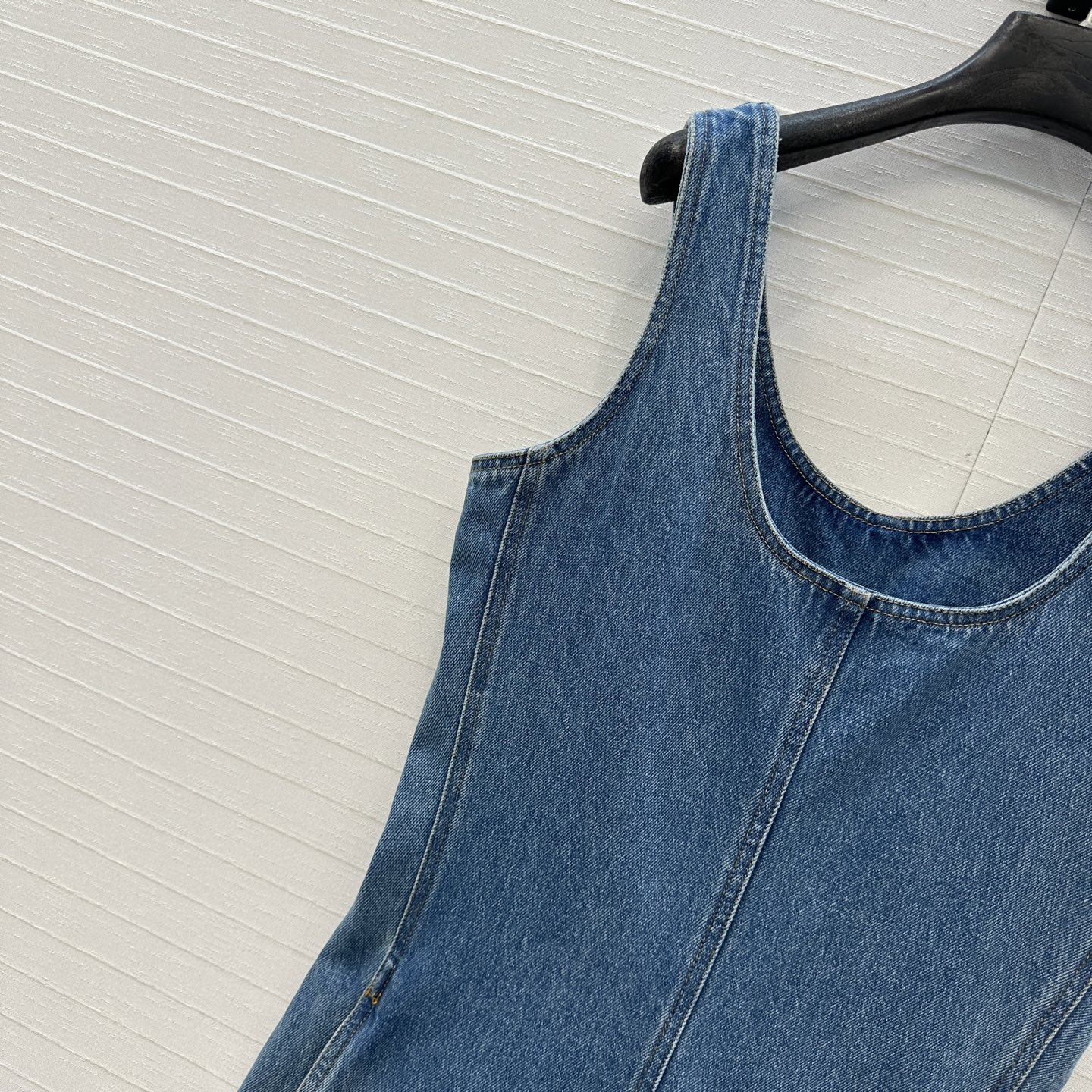 独家首发❤️Alai*26新品时髦精穿搭！酵素洗水高级牛仔连体裤！大U领背带 收腰立裁弯刀裤版型设计不挑