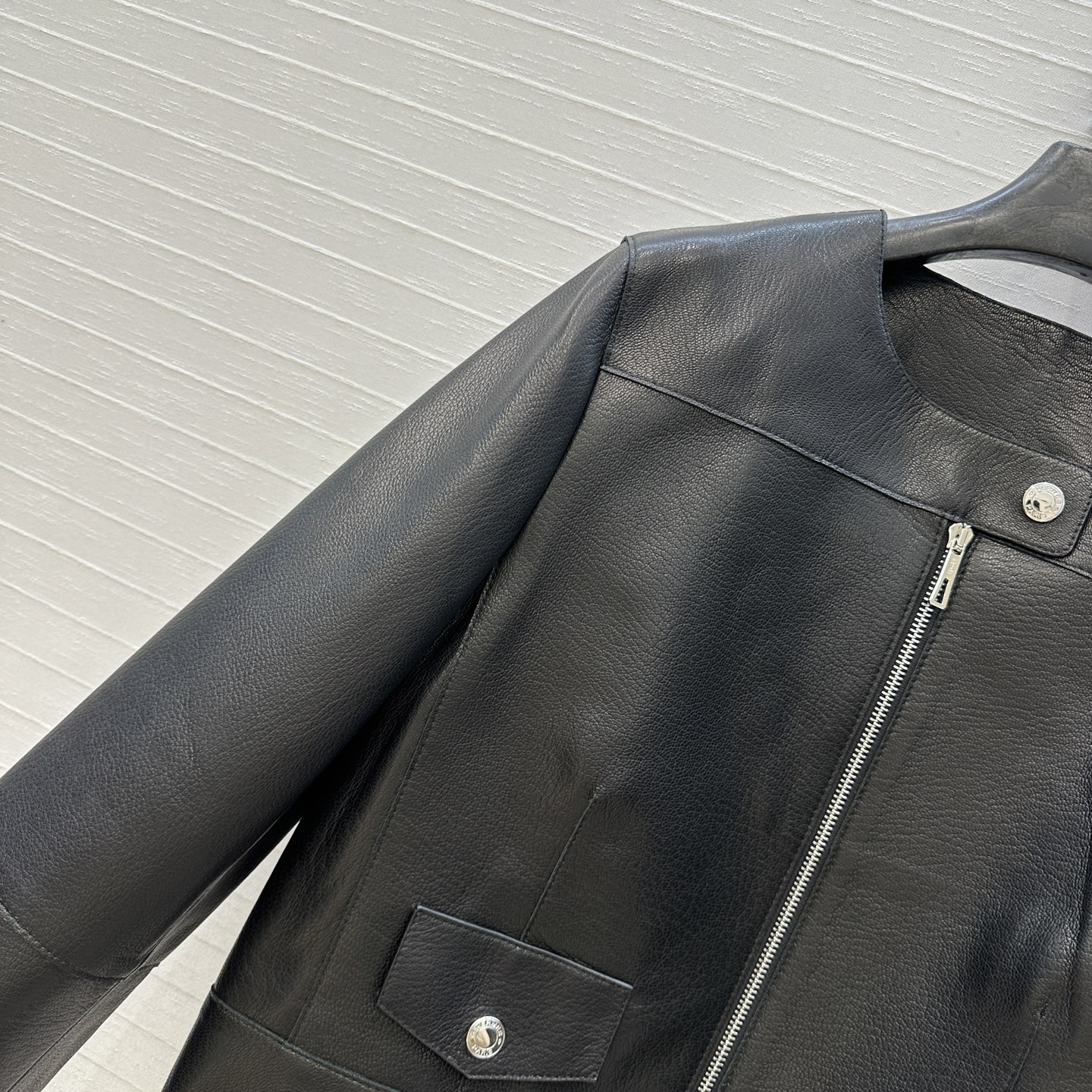 独家首发❤️高端原单品质H高智感穿搭，马术风真皮夹克外套！本季必入不可错过的单品！定制荔枝纹 100%进