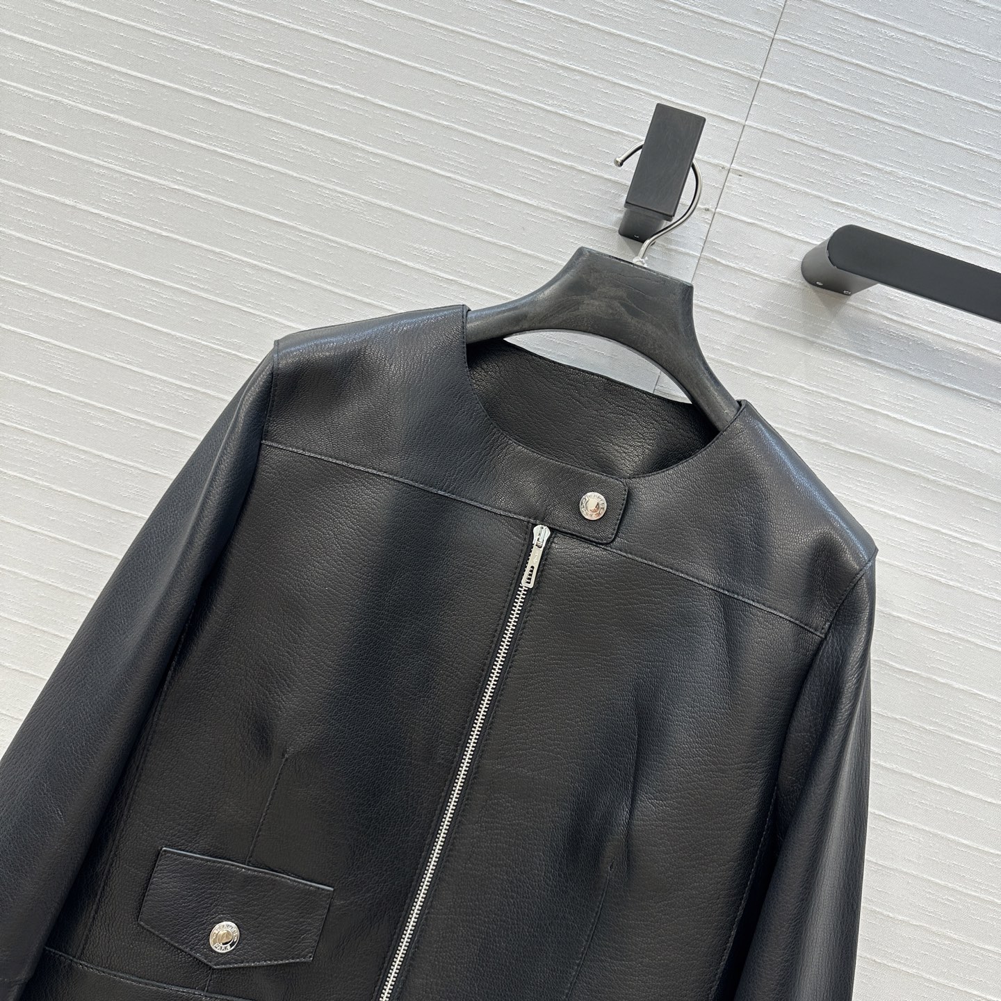 独家首发❤️高端原单品质H高智感穿搭，马术风真皮夹克外套！本季必入不可错过的单品！定制荔枝纹 100%进