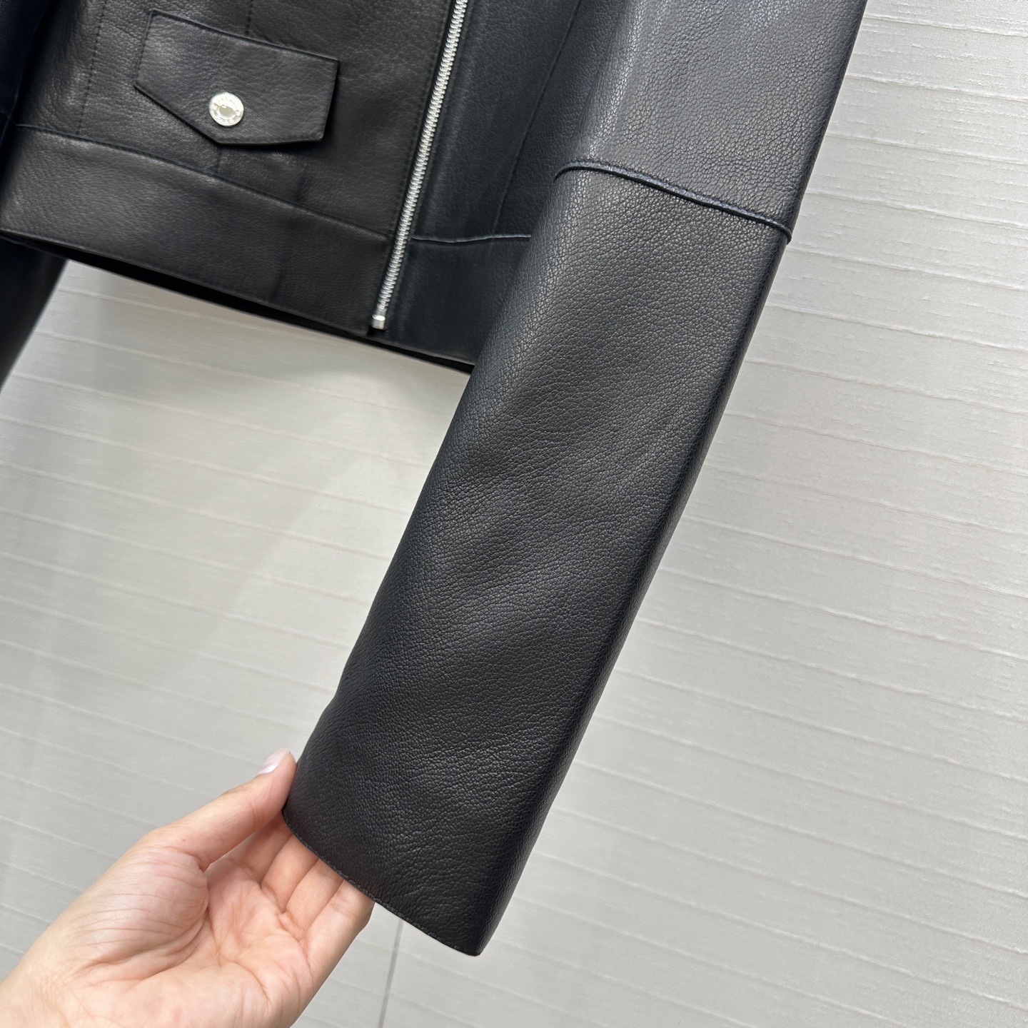 独家首发❤️高端原单品质H高智感穿搭，马术风真皮夹克外套！本季必入不可错过的单品！定制荔枝纹 100%进